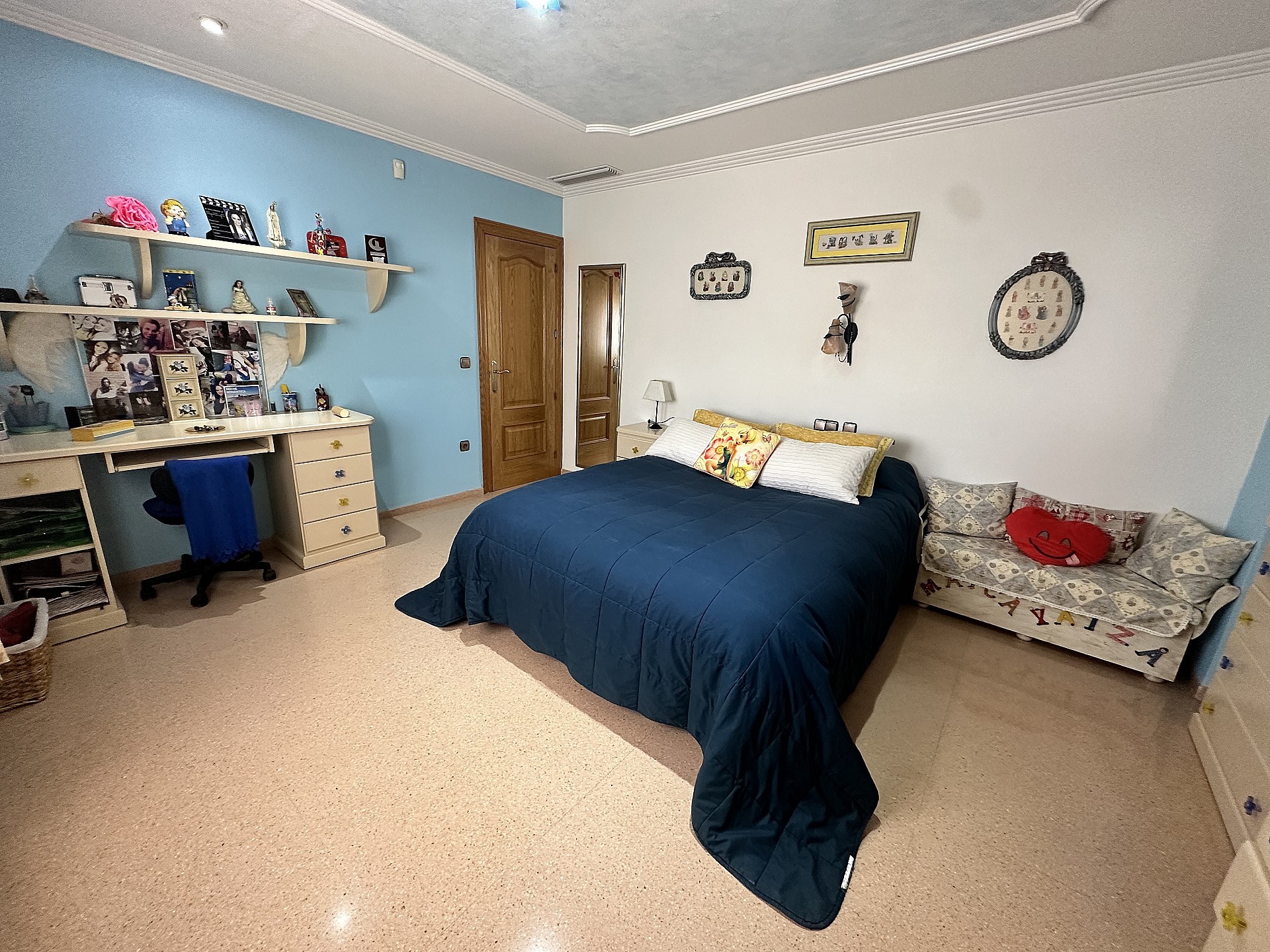 Resale - 7 Bedroom 6 Bathroom Villa in Petrer - - Alicante Resale - 7 Bedroom 6 Bathroom Villa in Petrer - - Alicante
