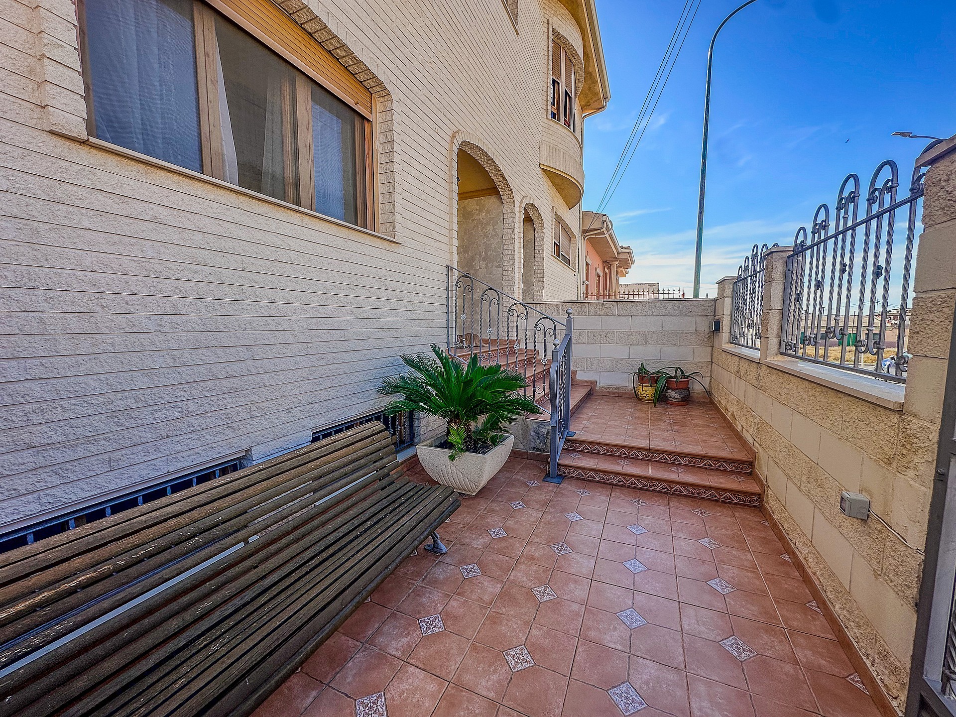 Resale - 7 Bedroom 6 Bathroom Villa in Petrer - - Alicante Resale - 7 Bedroom 6 Bathroom Villa in Petrer - - Alicante