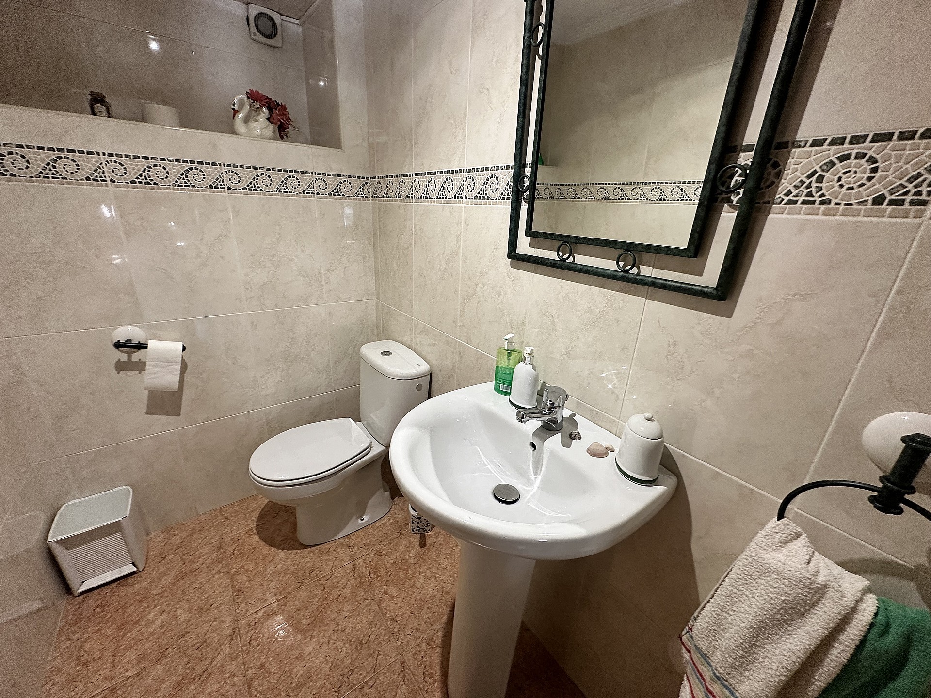 Resale - 7 Bedroom 6 Bathroom Villa in Petrer - - Alicante Resale - 7 Bedroom 6 Bathroom Villa in Petrer - - Alicante