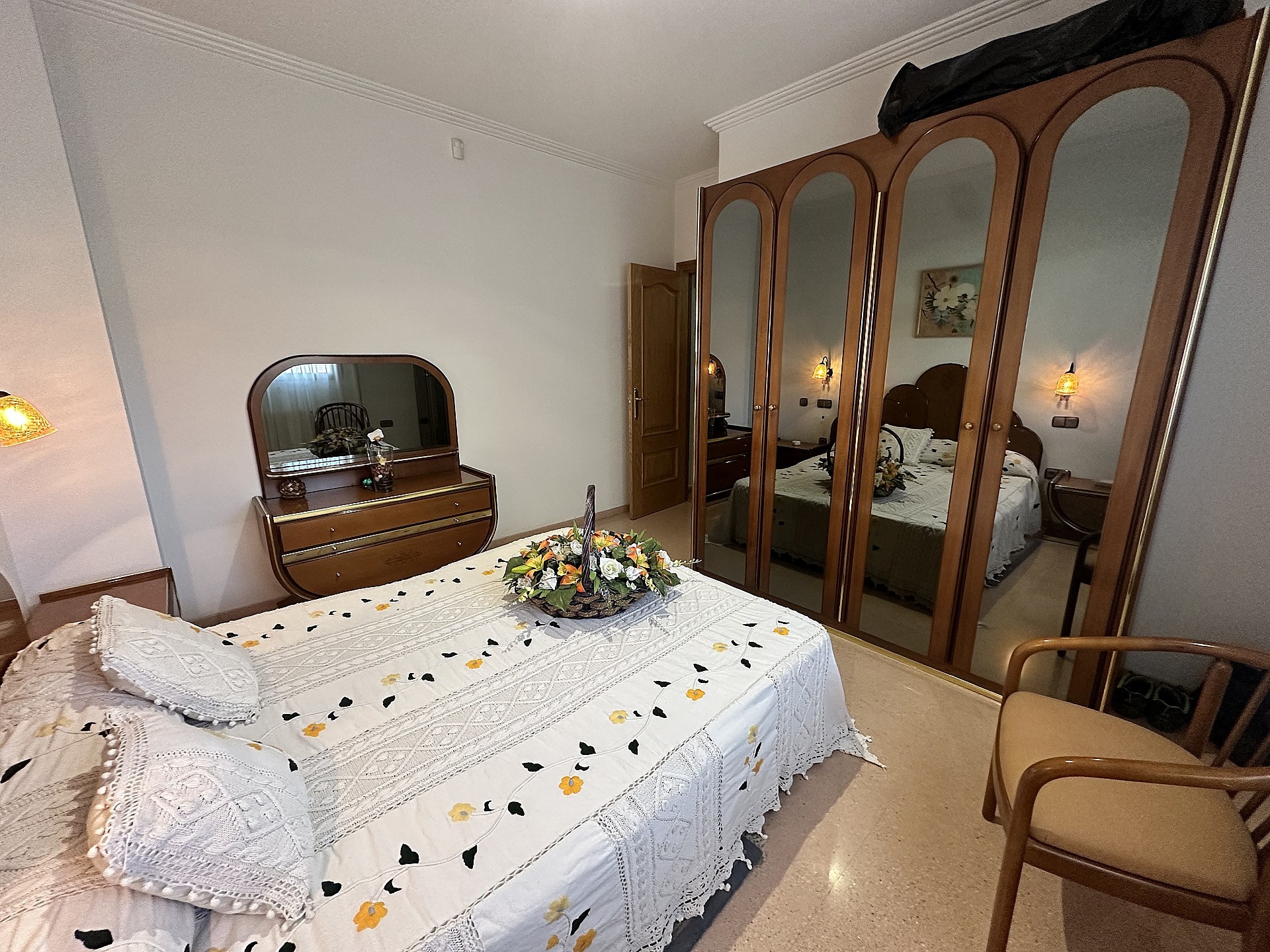 Resale - 7 Bedroom 6 Bathroom Villa in Petrer - - Alicante Resale - 7 Bedroom 6 Bathroom Villa in Petrer - - Alicante