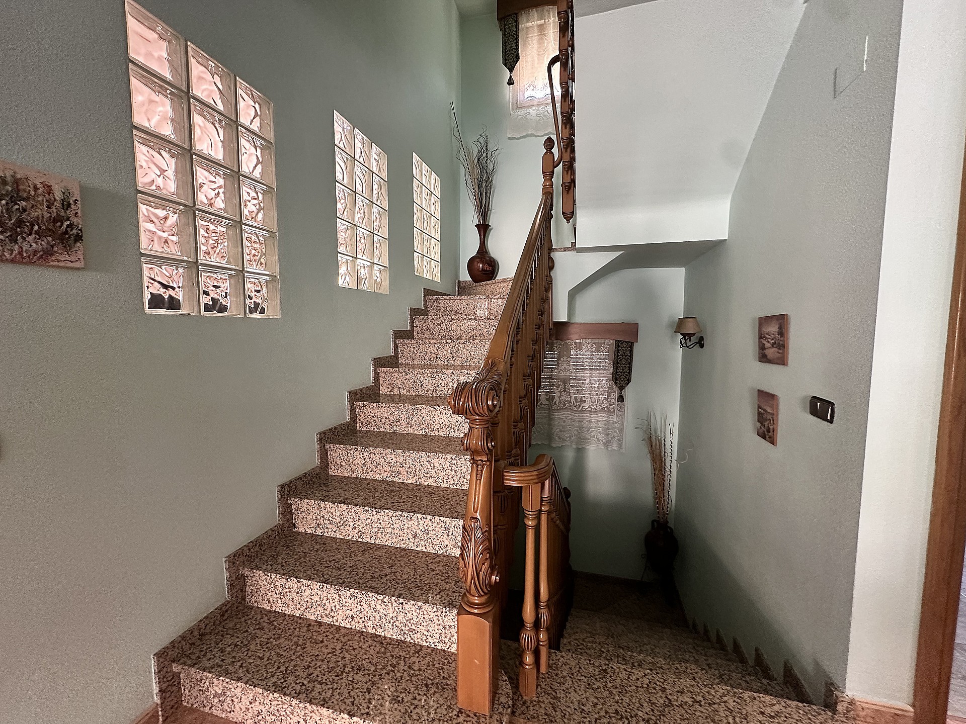 Resale - 7 Bedroom 6 Bathroom Villa in Petrer - - Alicante Resale - 7 Bedroom 6 Bathroom Villa in Petrer - - Alicante