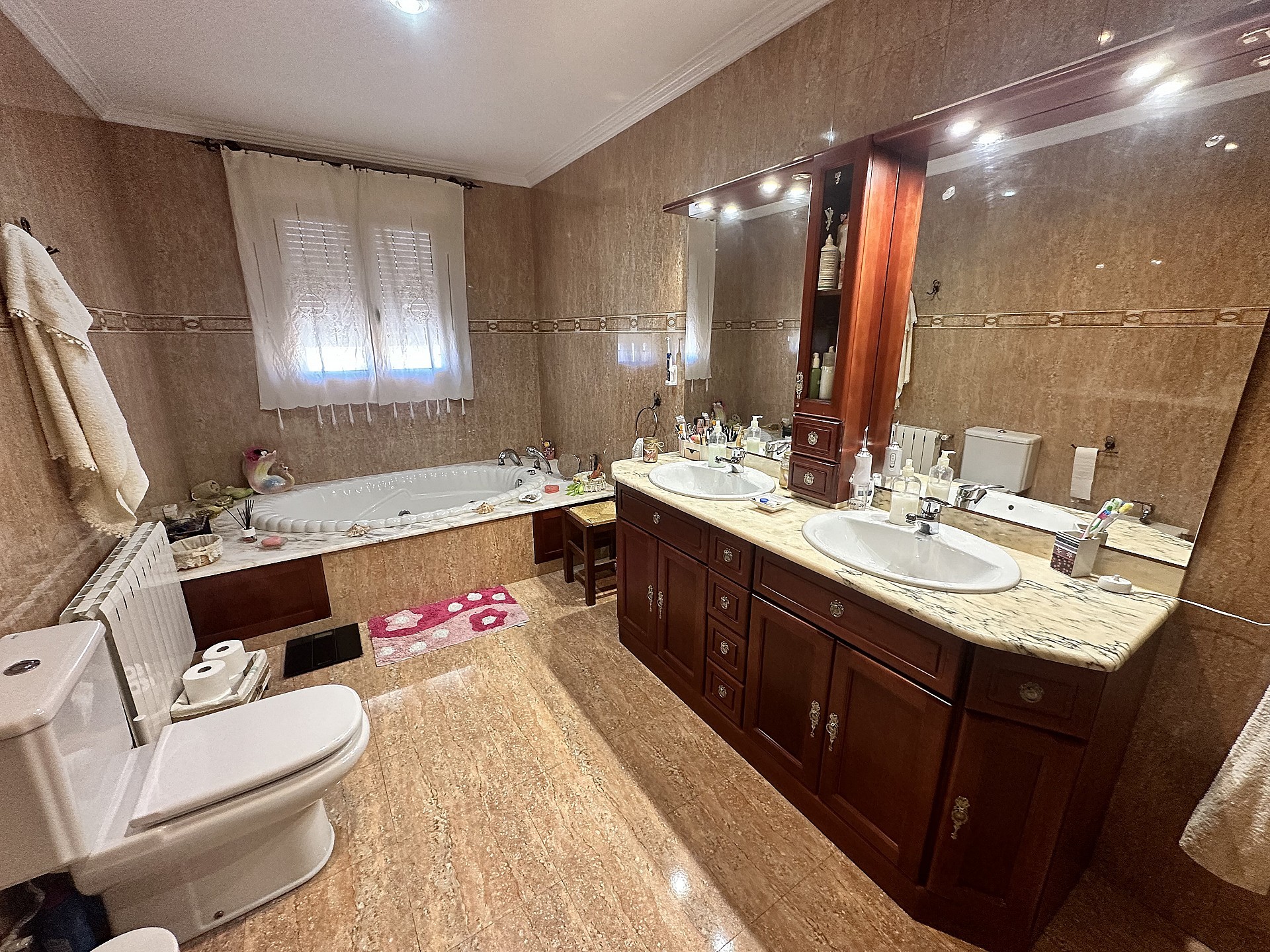 Resale - 7 Bedroom 6 Bathroom Villa in Petrer - - Alicante Resale - 7 Bedroom 6 Bathroom Villa in Petrer - - Alicante