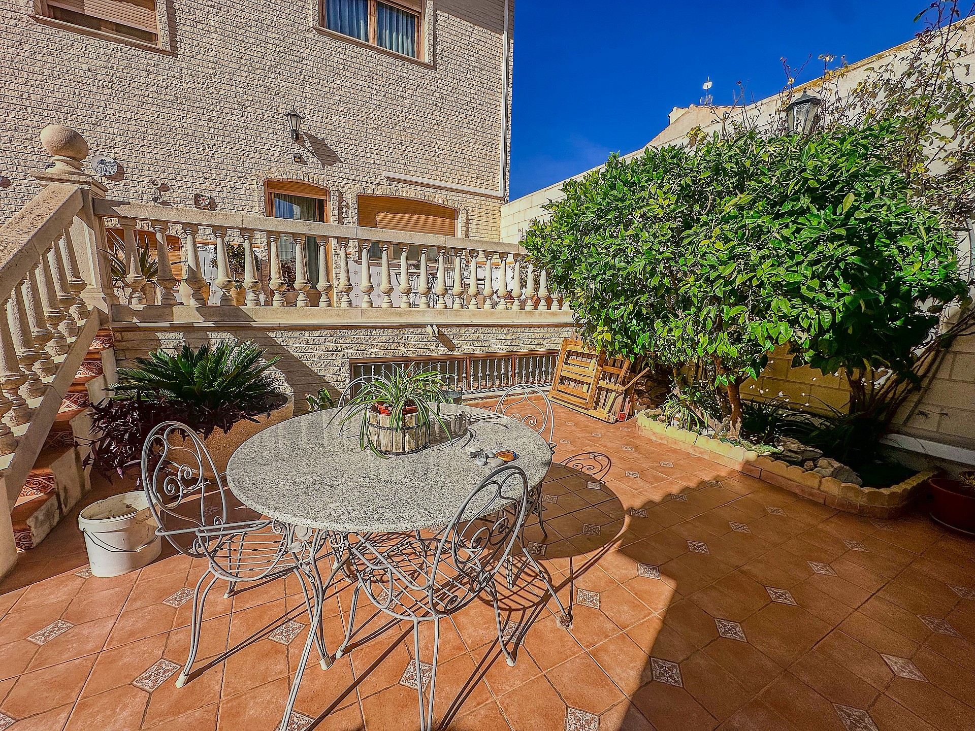 Resale - 7 Bedroom 6 Bathroom Villa in Petrer - - Alicante Resale - 7 Bedroom 6 Bathroom Villa in Petrer - - Alicante