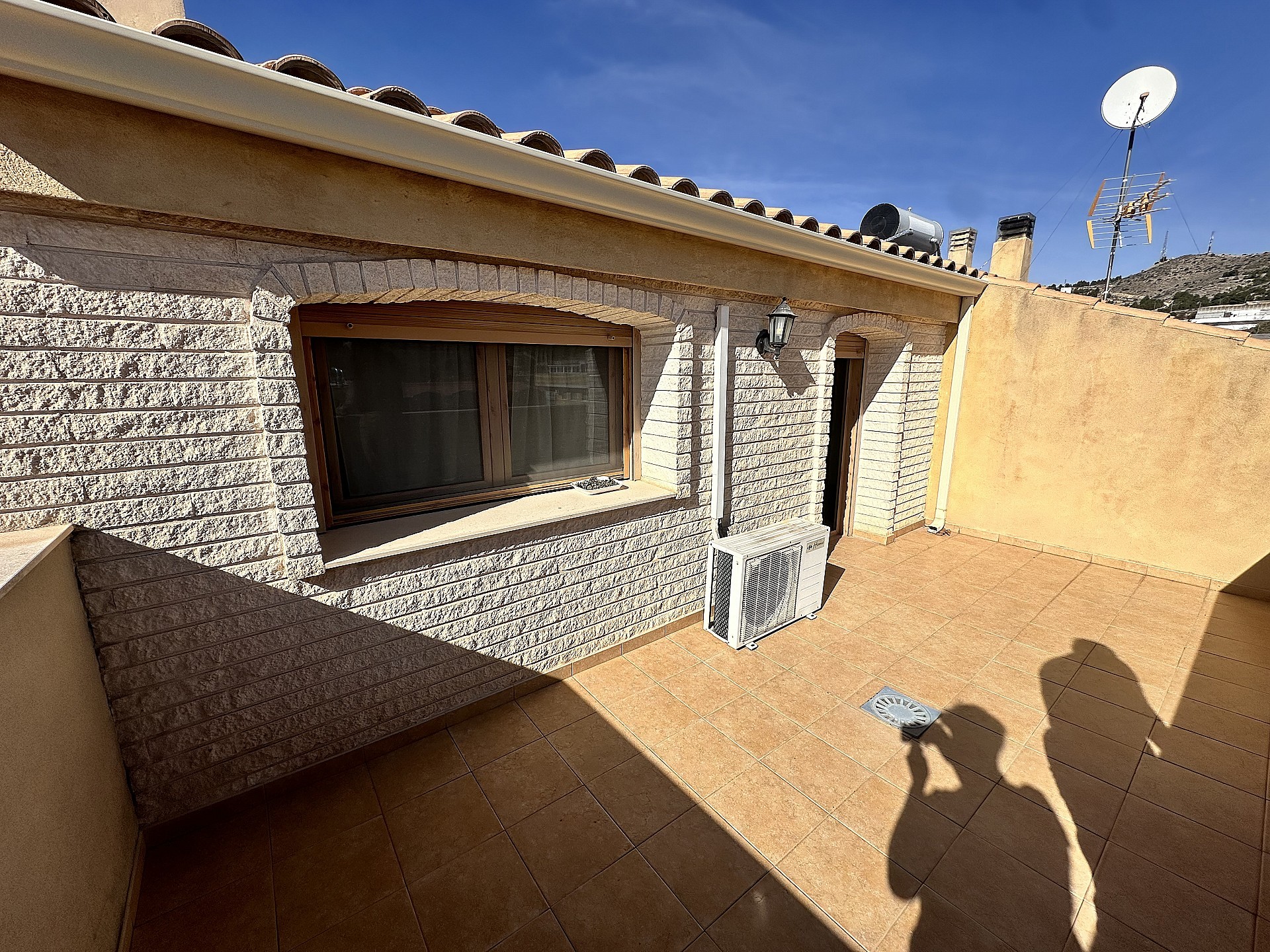 Resale - 7 Bedroom 6 Bathroom Villa in Petrer - - Alicante Resale - 7 Bedroom 6 Bathroom Villa in Petrer - - Alicante