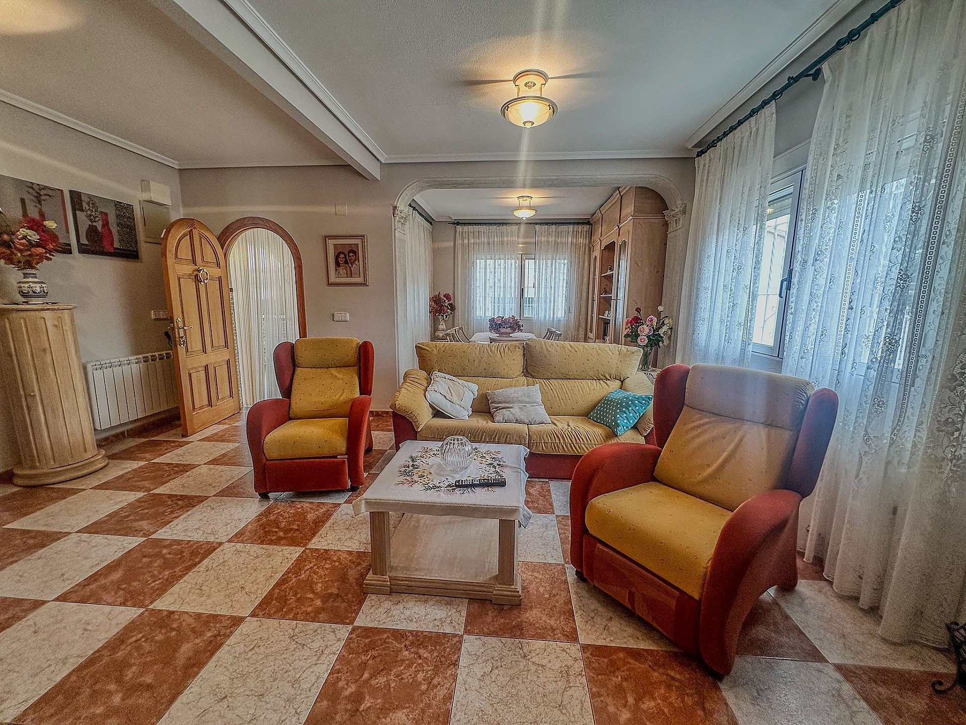 Resale - 5 Bedroom 3 Bathroom Villa in Sax - - Alicante Resale - 5 Bedroom 3 Bathroom Villa in Sax - - Alicante