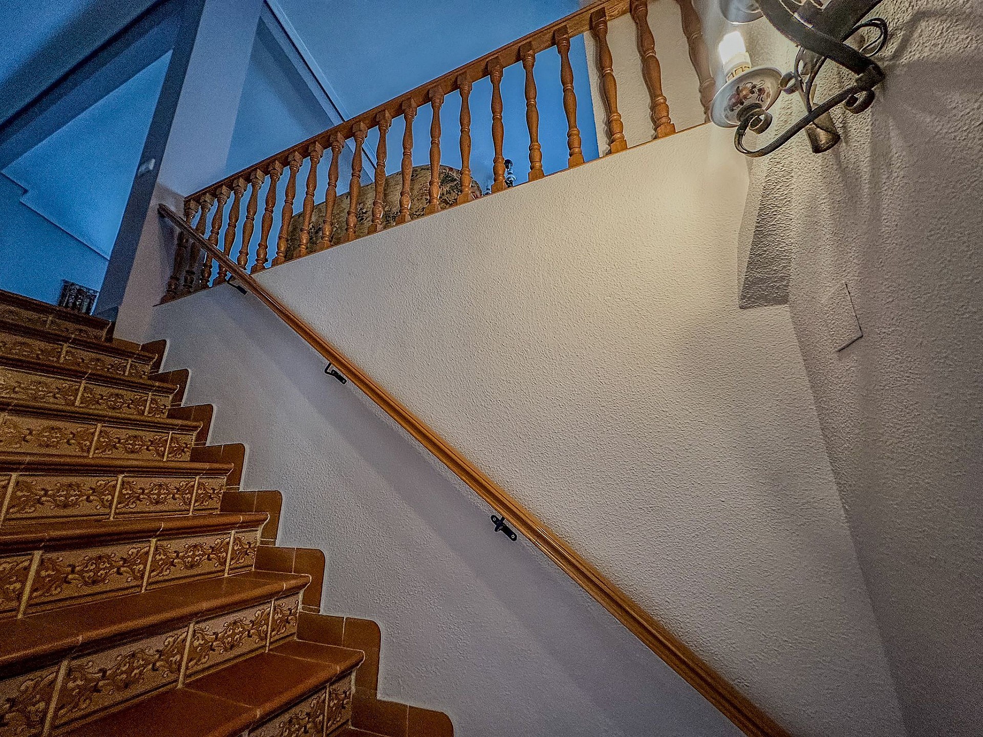 Resale - 5 Bedroom 3 Bathroom Villa in Sax - - Alicante Resale - 5 Bedroom 3 Bathroom Villa in Sax - - Alicante