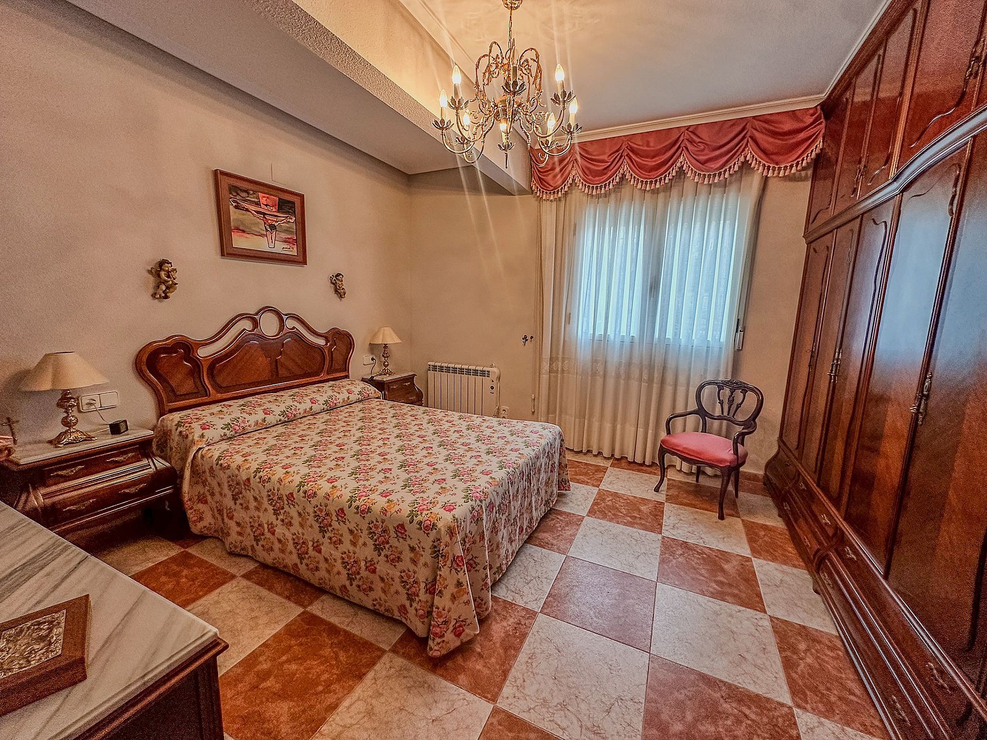 Resale - 5 Bedroom 3 Bathroom Villa in Sax - - Alicante Resale - 5 Bedroom 3 Bathroom Villa in Sax - - Alicante