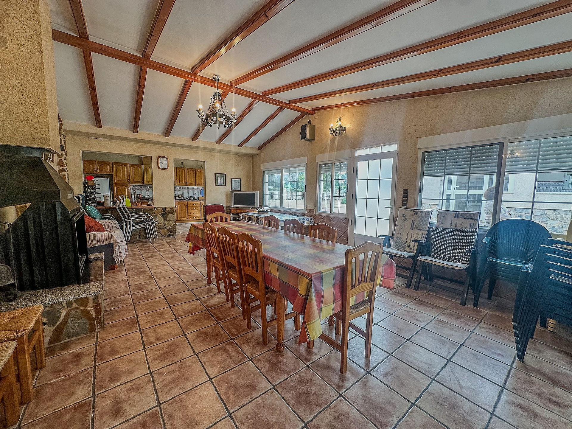Resale - 5 Bedroom 3 Bathroom Villa in Sax - - Alicante Resale - 5 Bedroom 3 Bathroom Villa in Sax - - Alicante
