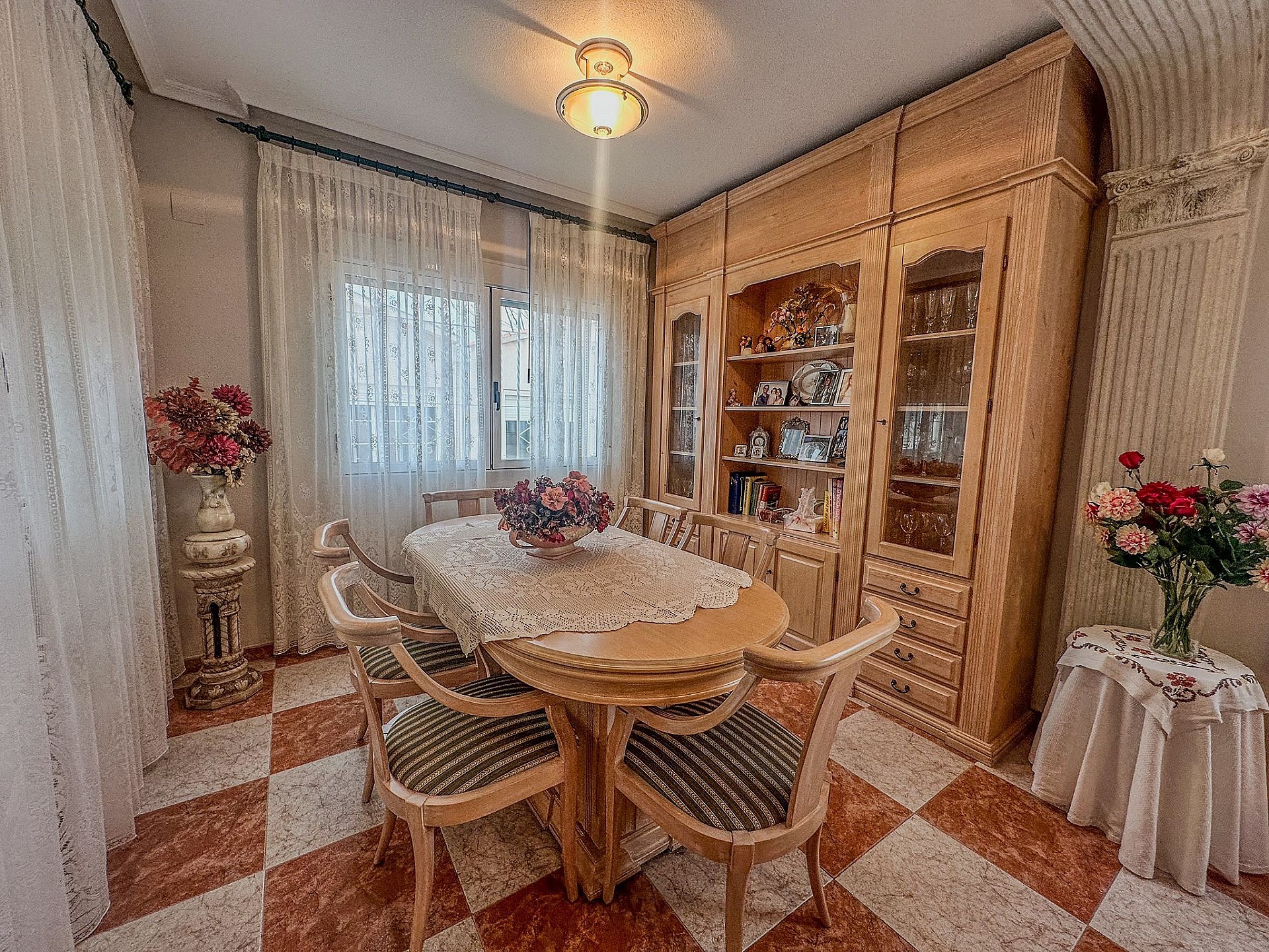 Resale - 5 Bedroom 3 Bathroom Villa in Sax - - Alicante Resale - 5 Bedroom 3 Bathroom Villa in Sax - - Alicante