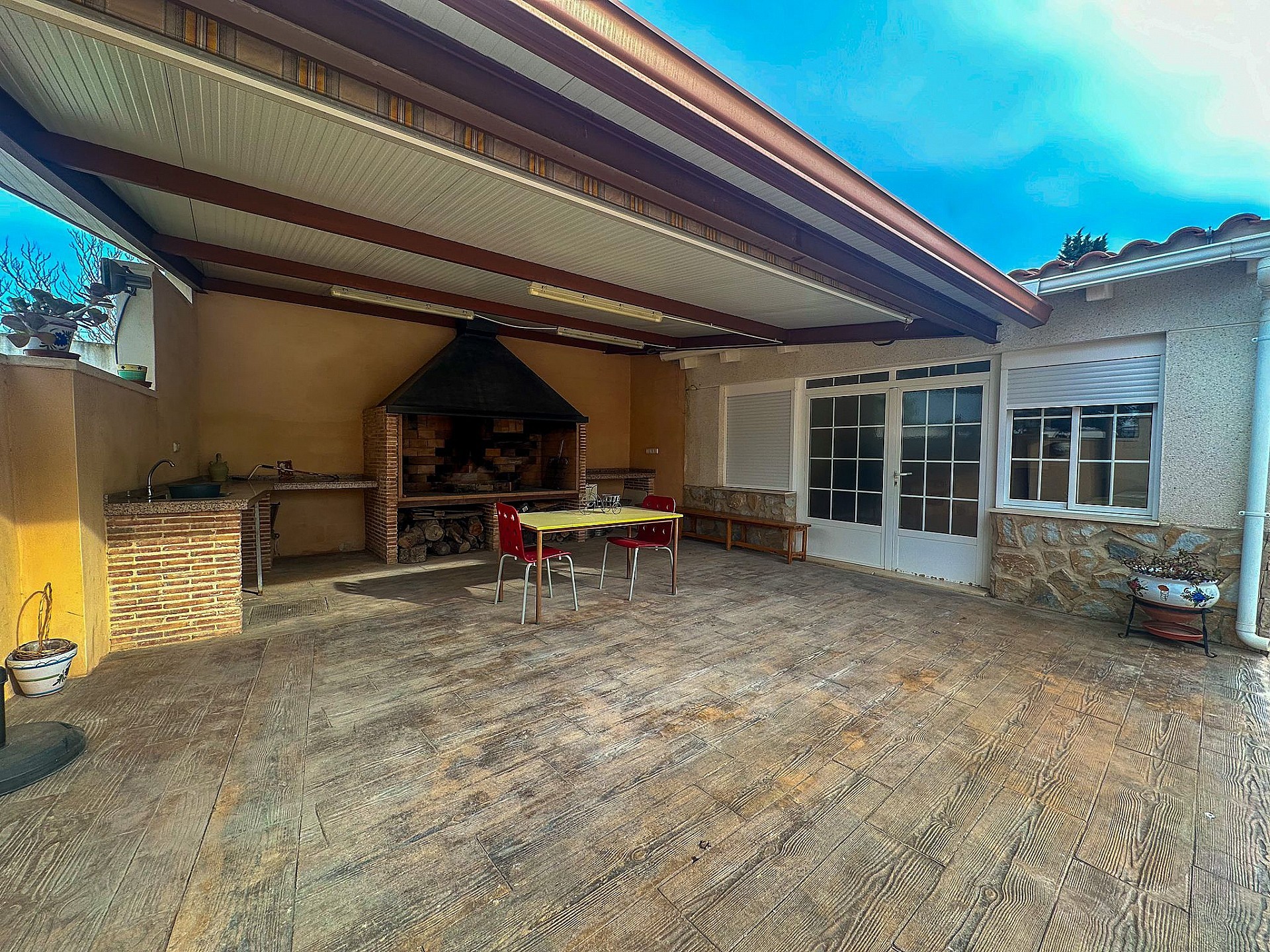 Resale - 5 Bedroom 3 Bathroom Villa in Sax - - Alicante Resale - 5 Bedroom 3 Bathroom Villa in Sax - - Alicante