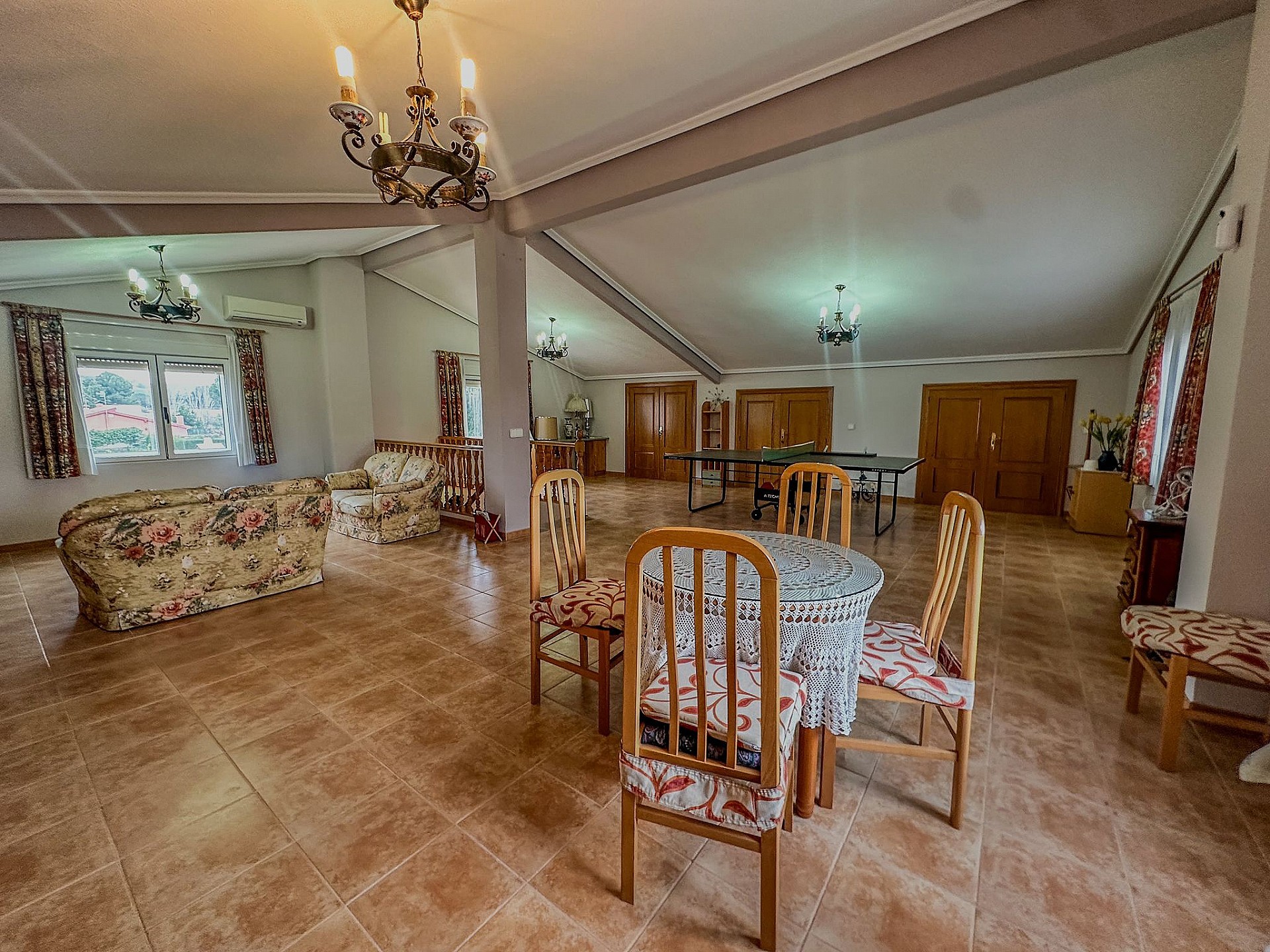 Resale - 5 Bedroom 3 Bathroom Villa in Sax - - Alicante Resale - 5 Bedroom 3 Bathroom Villa in Sax - - Alicante