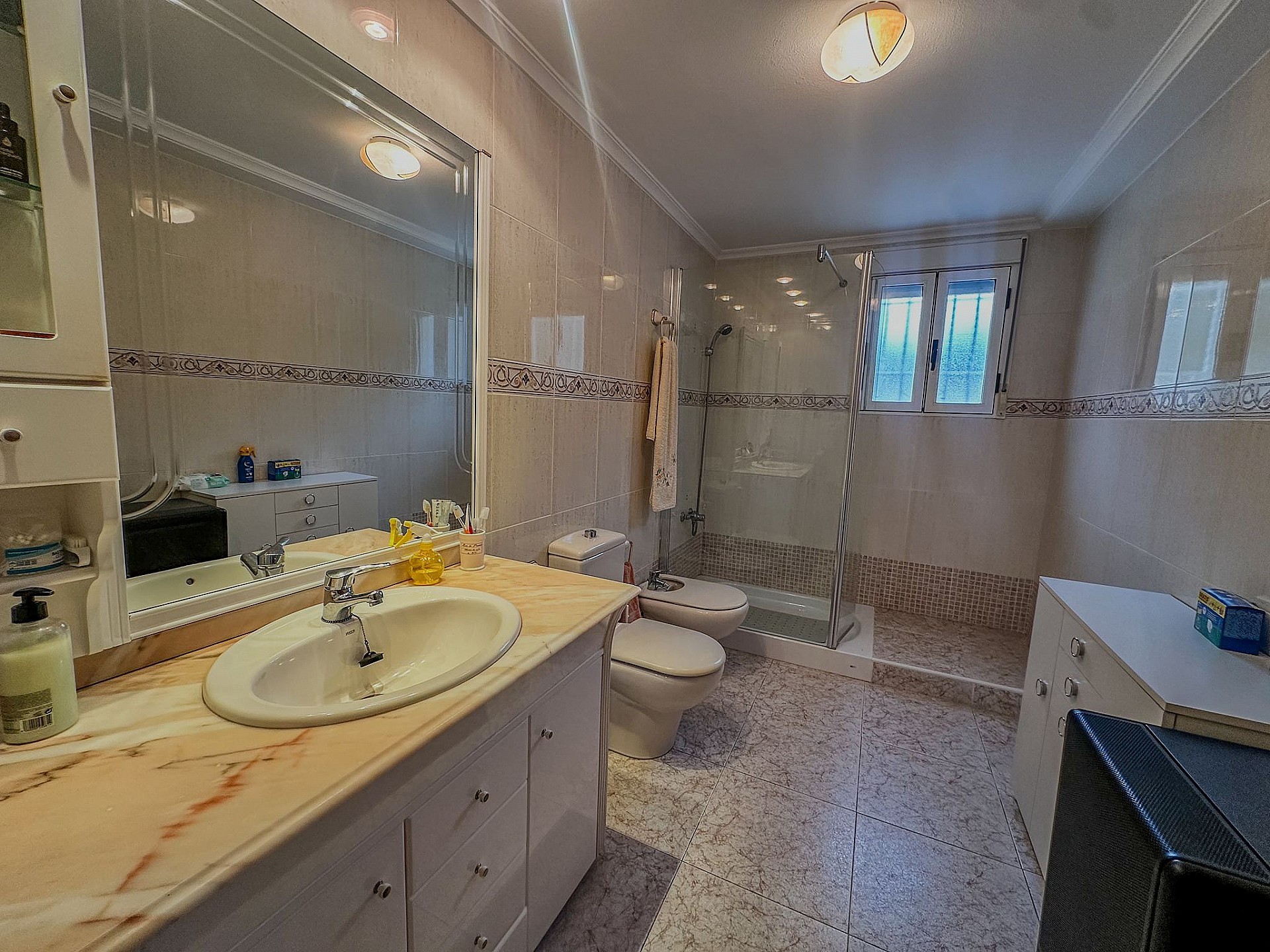 Resale - 5 Bedroom 3 Bathroom Villa in Sax - - Alicante Resale - 5 Bedroom 3 Bathroom Villa in Sax - - Alicante