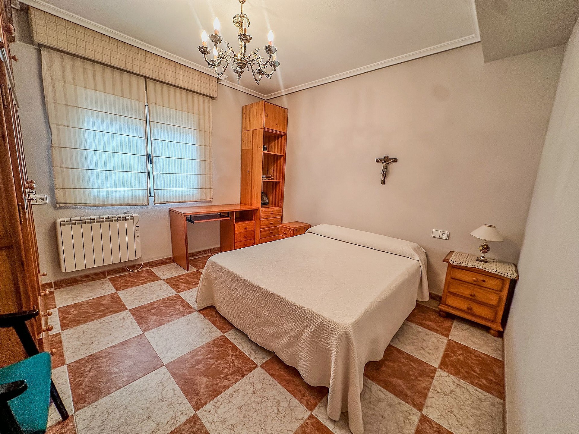 Resale - 5 Bedroom 3 Bathroom Villa in Sax - - Alicante Resale - 5 Bedroom 3 Bathroom Villa in Sax - - Alicante