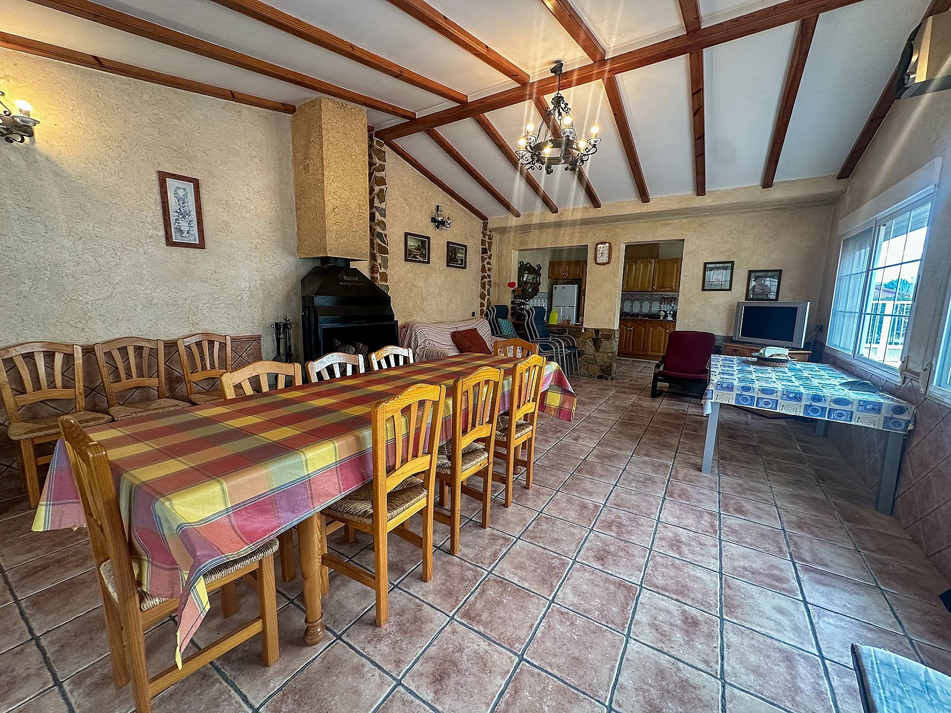 Resale - 5 Bedroom 3 Bathroom Villa in Sax - - Alicante Resale - 5 Bedroom 3 Bathroom Villa in Sax - - Alicante