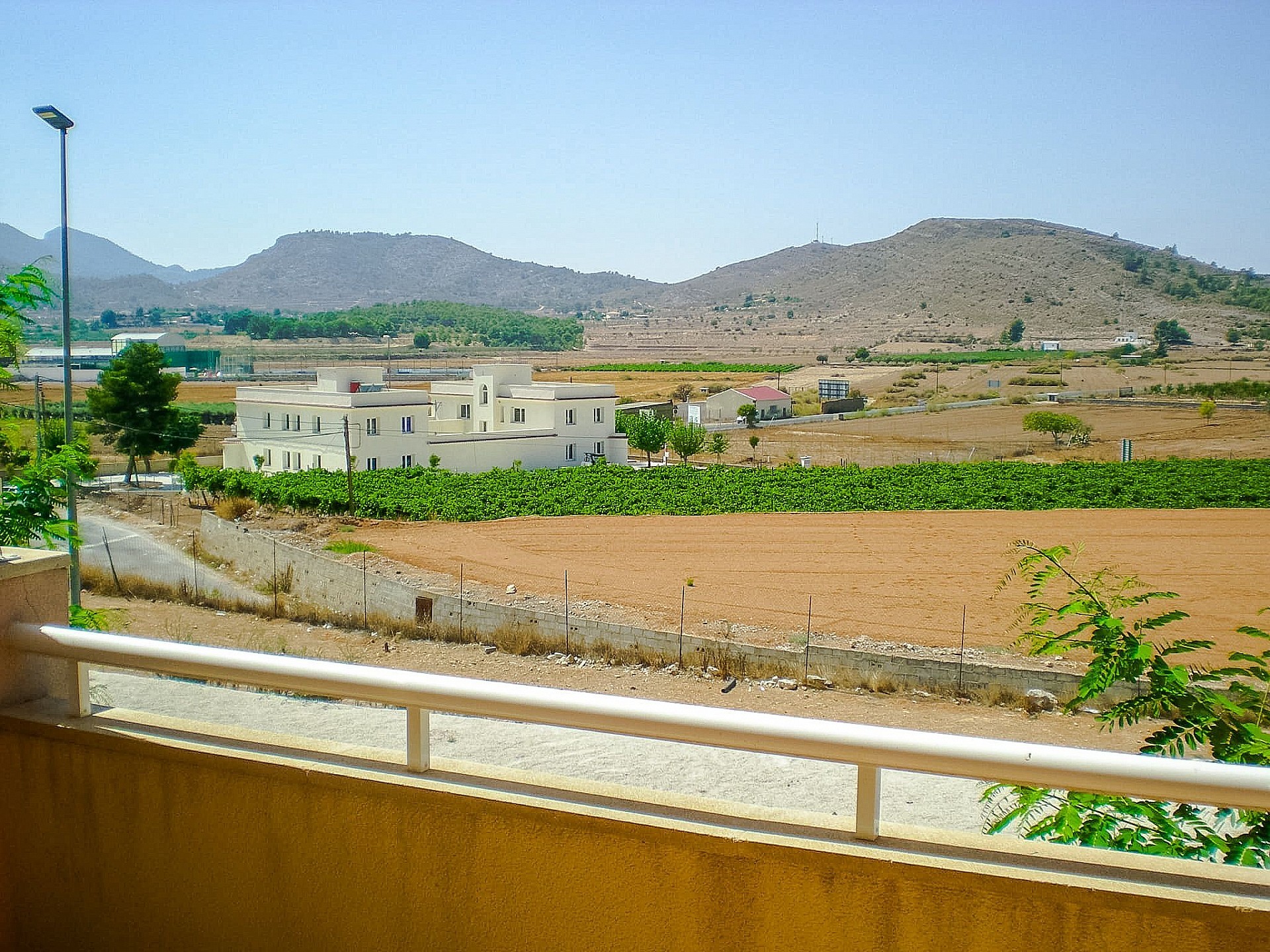 Resale - 3 Bedroom 2 Bathroom Semi-detached in Hondón de las Nieves - - Alicante Resale - 3 Bedroom 2 Bathroom Semi-detached in Hondón de las Nieves - - Alicante