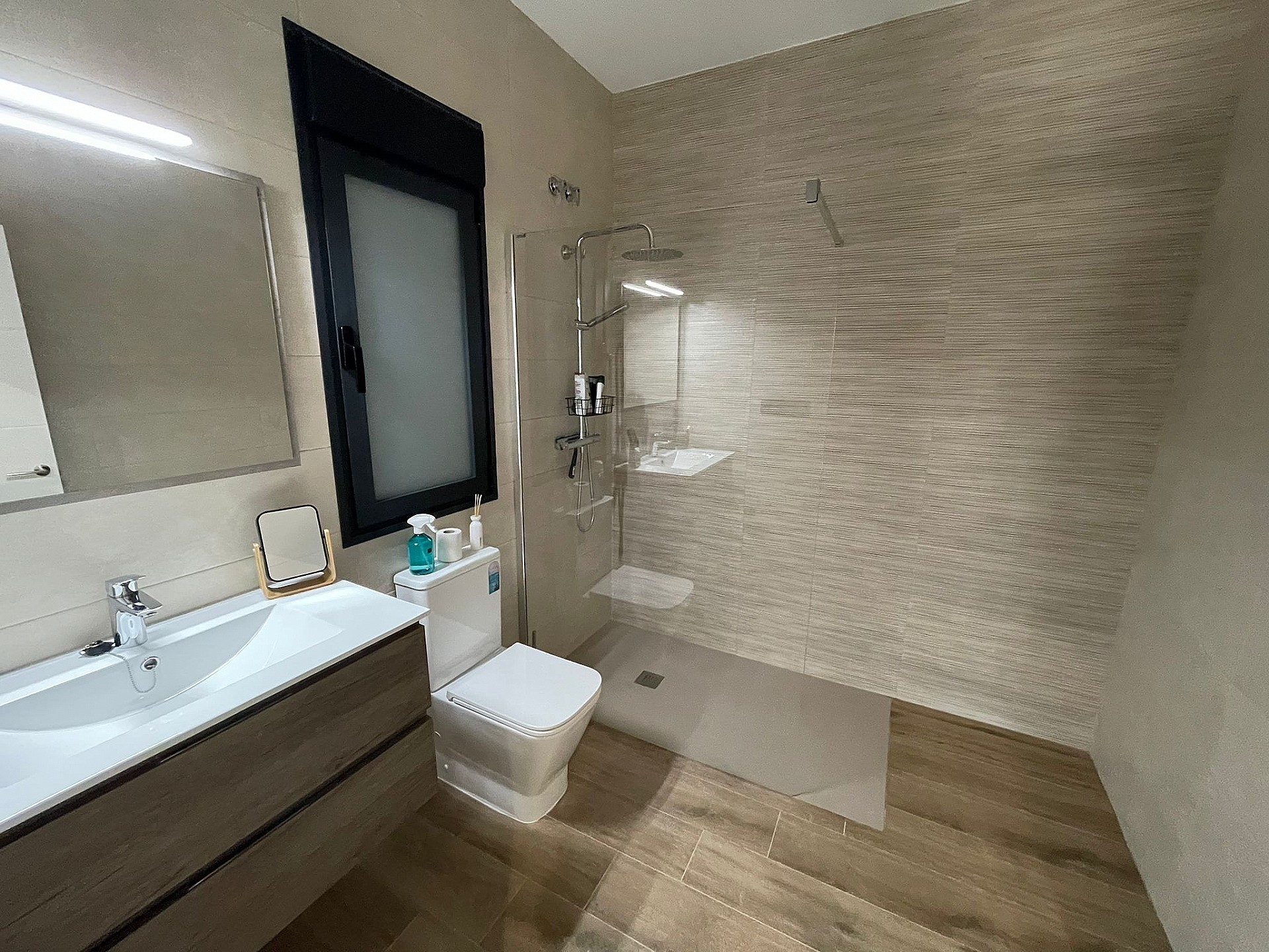 Resale - 4 Bedroom 2 Bathroom Villa in Aspe - - Alicante Resale - 4 Bedroom 2 Bathroom Villa in Aspe - - Alicante
