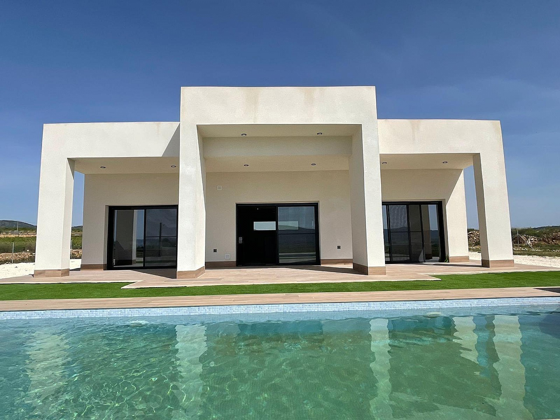 Resale - 4 Bedroom 2 Bathroom Villa in Aspe - - Alicante Resale - 4 Bedroom 2 Bathroom Villa in Aspe - - Alicante