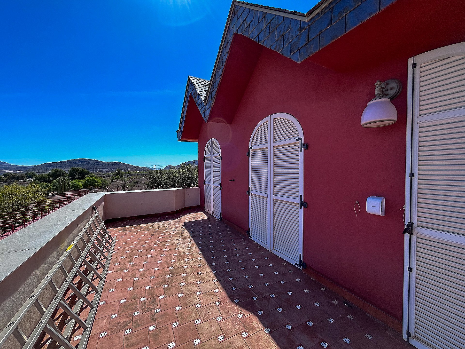 Resale - 6 Bedroom 4 Bathroom Villa in Monovar - - Alicante Resale - 6 Bedroom 4 Bathroom Villa in Monovar - - Alicante