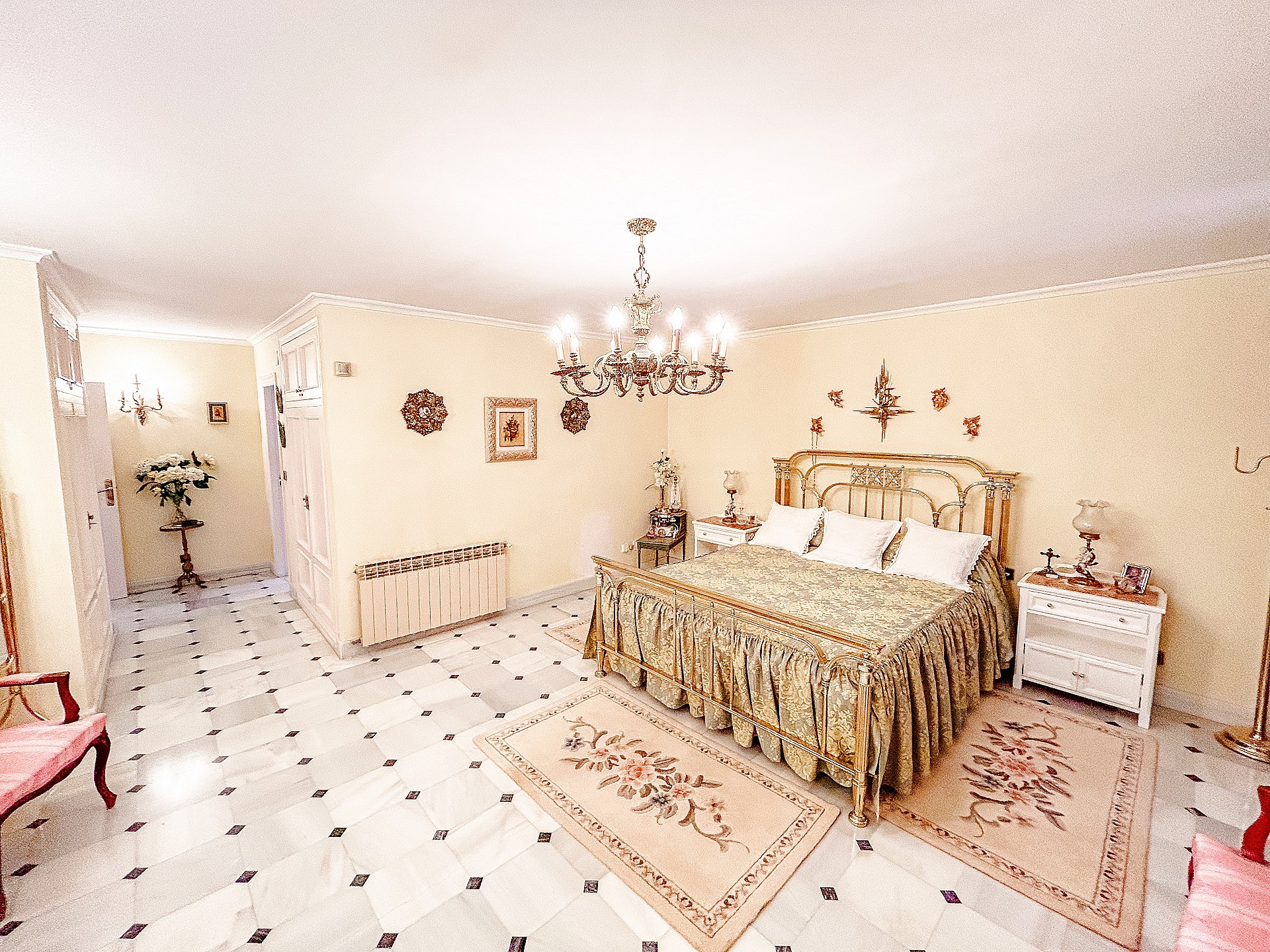 Resale - 6 Bedroom 4 Bathroom Villa in Monovar - - Alicante Resale - 6 Bedroom 4 Bathroom Villa in Monovar - - Alicante