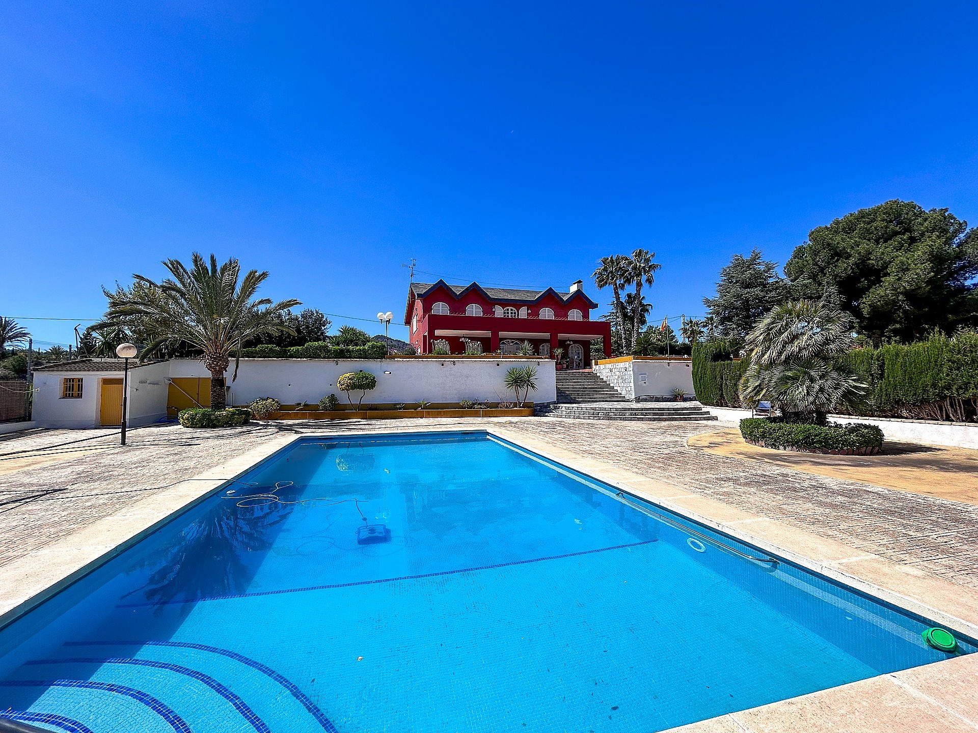 Resale - 6 Bedroom 4 Bathroom Villa in Monovar - - Alicante Resale - 6 Bedroom 4 Bathroom Villa in Monovar - - Alicante