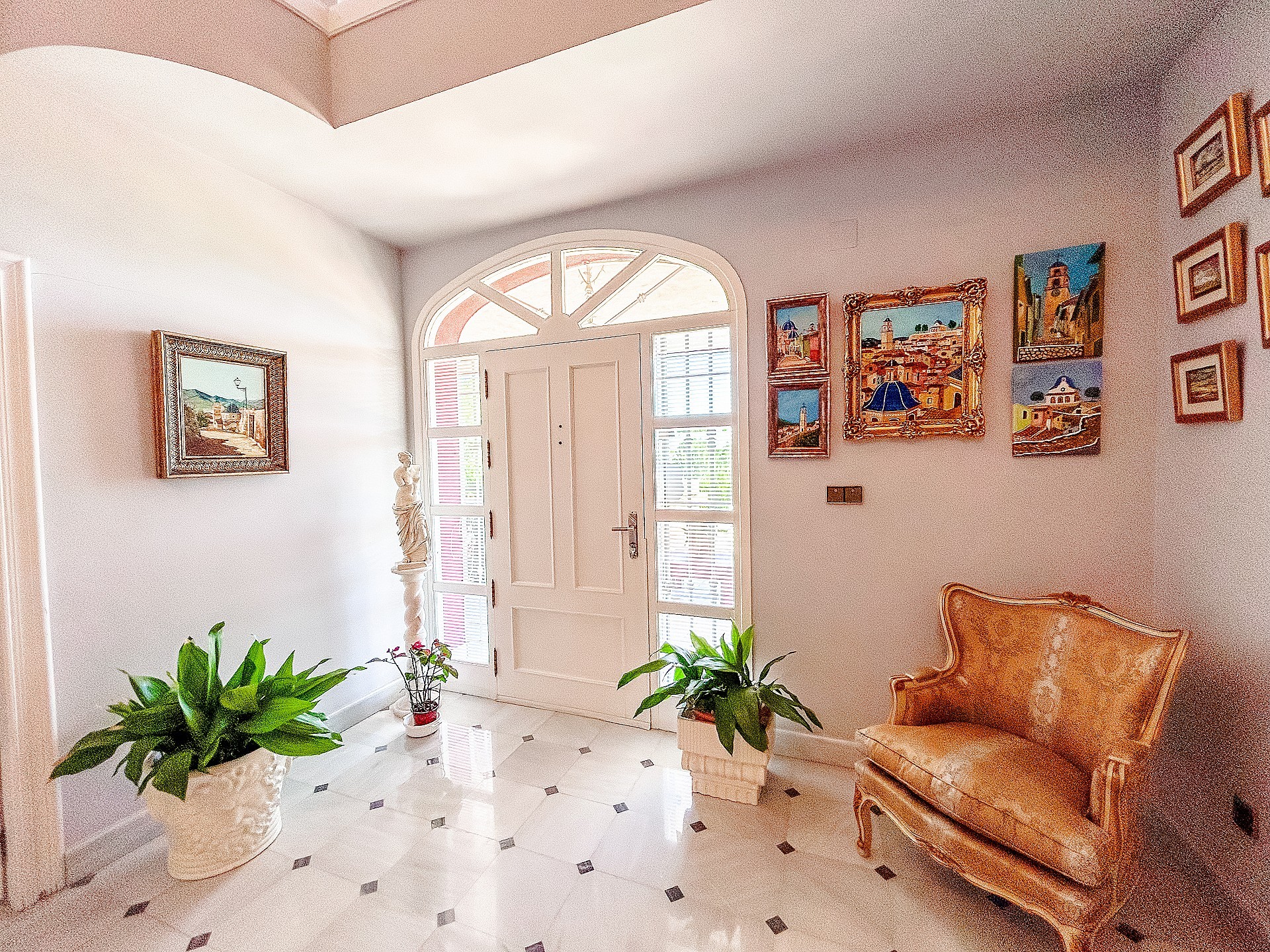 Resale - 6 Bedroom 4 Bathroom Villa in Monovar - - Alicante Resale - 6 Bedroom 4 Bathroom Villa in Monovar - - Alicante