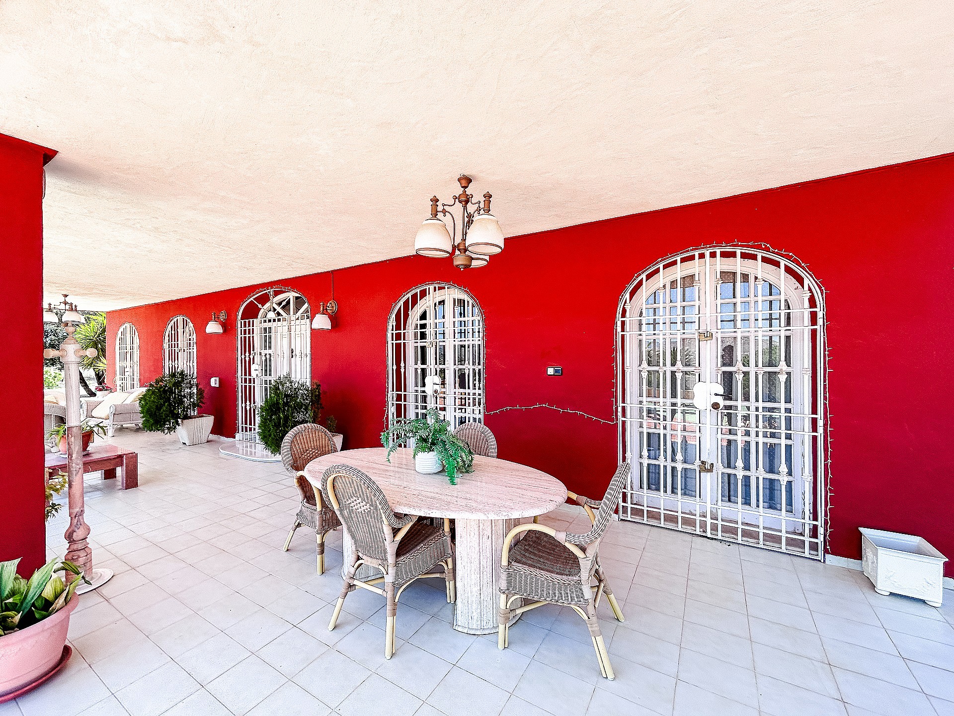 Resale - 6 Bedroom 4 Bathroom Villa in Monovar - - Alicante Resale - 6 Bedroom 4 Bathroom Villa in Monovar - - Alicante
