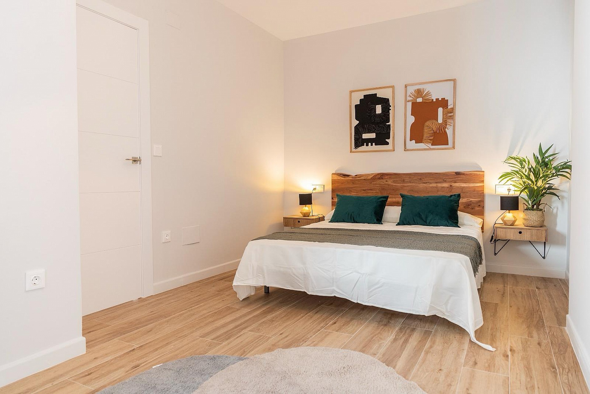 Resale - 5 Bedroom 3 Bathroom Villa in Pinoso - - Alicante Resale - 5 Bedroom 3 Bathroom Villa in Pinoso - - Alicante