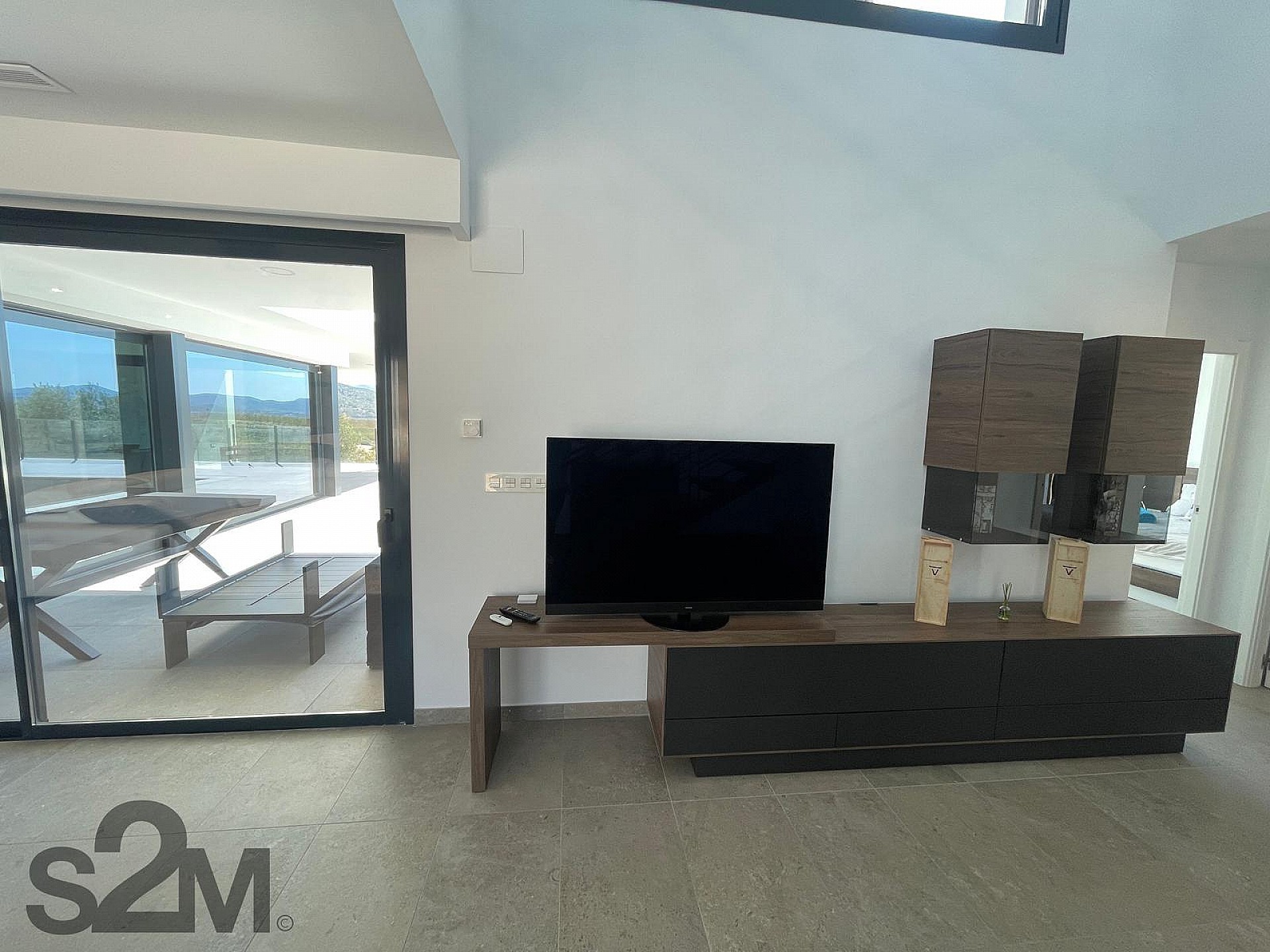 Resale - 5 Bedroom 3 Bathroom Villa in Pinoso - - Alicante Resale - 5 Bedroom 3 Bathroom Villa in Pinoso - - Alicante