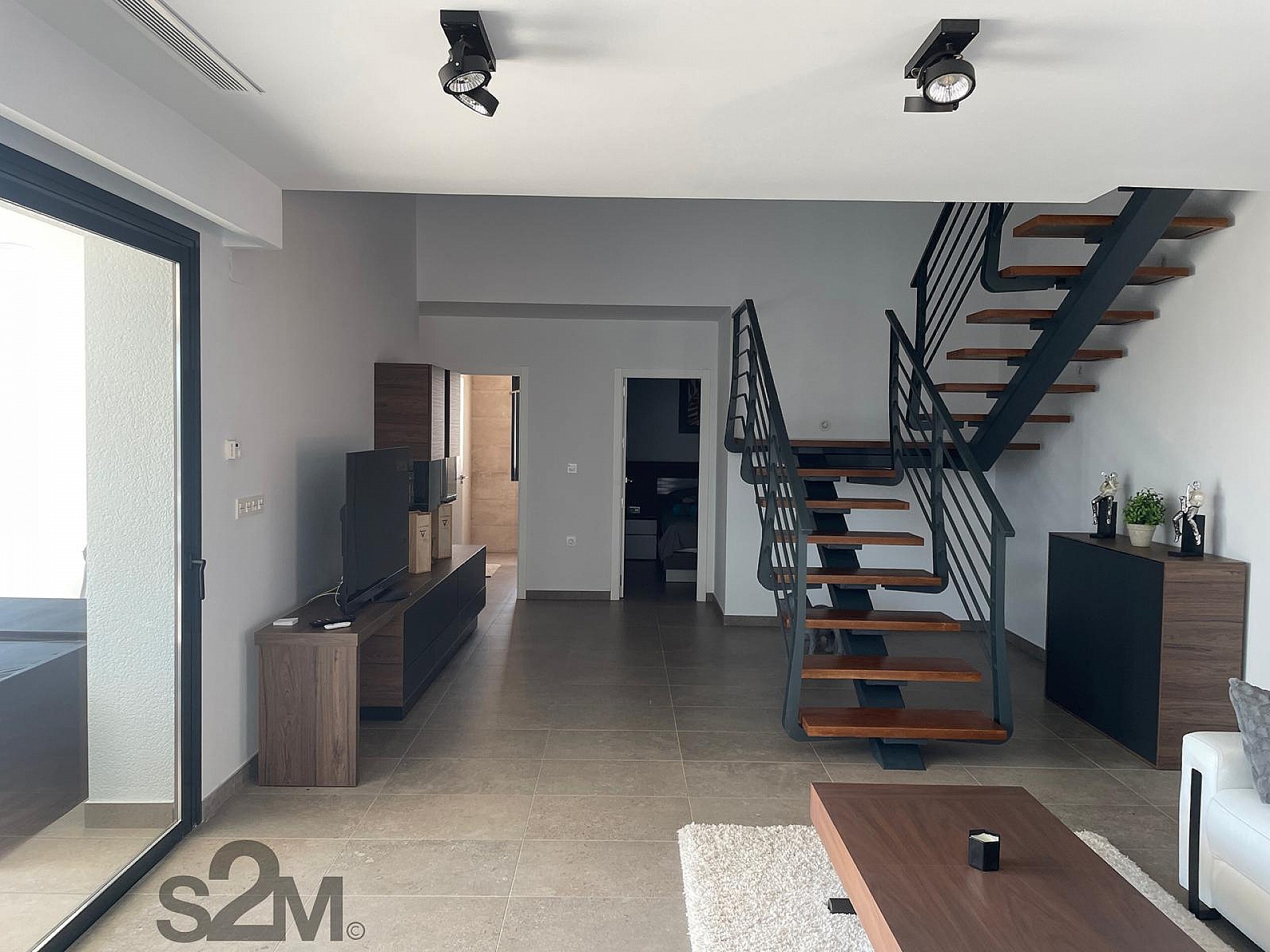 Resale - 5 Bedroom 3 Bathroom Villa in Pinoso - - Alicante Resale - 5 Bedroom 3 Bathroom Villa in Pinoso - - Alicante