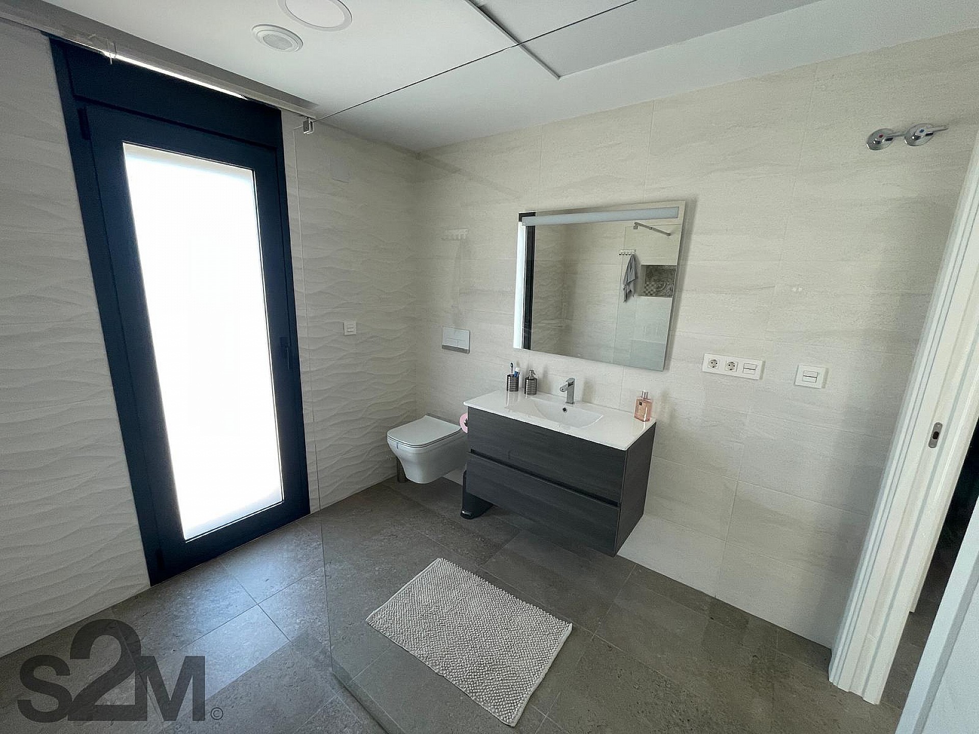 Resale - 5 Bedroom 3 Bathroom Villa in Pinoso - - Alicante Resale - 5 Bedroom 3 Bathroom Villa in Pinoso - - Alicante