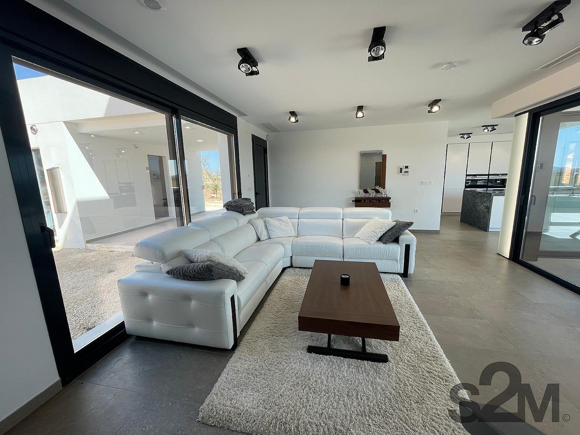 Resale - 3 Bedroom 2 Bathroom Villa in Pinoso - - Alicante Resale - 3 Bedroom 2 Bathroom Villa in Pinoso - - Alicante