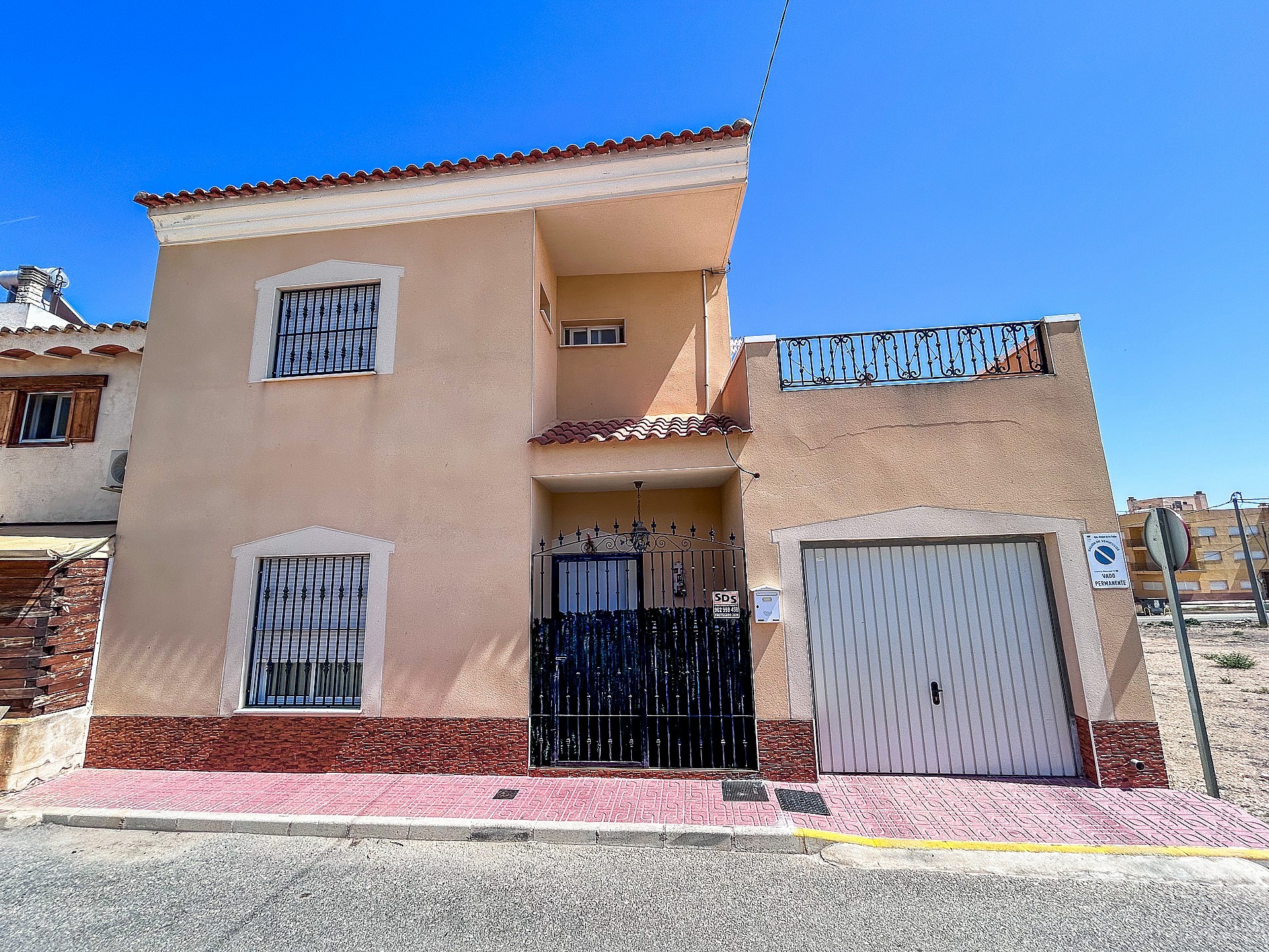 Resale - 3 Bedroom 3 Bathroom Semi-detached in Hondón de los Frailes - - Alicante Resale - 3 Bedroom 3 Bathroom Semi-detached in Hondón de los Frailes - - Alicante