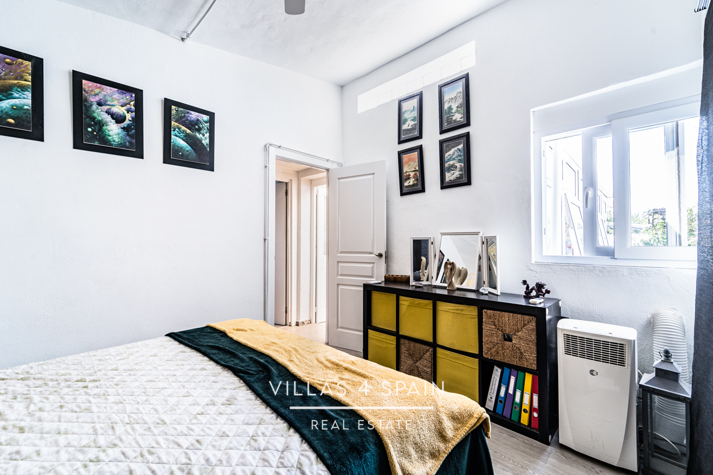 Resale - 4 bedroom 2 bathroom villa with private pool and garden in La Florida - calle venus - Alicante Resale - 4 bedroom 2 bathroom villa with private pool and garden in La Florida - calle venus - Alicante