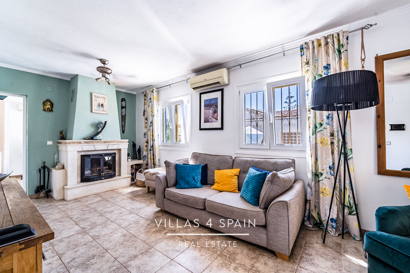 Resale - 4 bedroom 2 bathroom villa with private pool and garden in La Florida - calle venus - Alicante Resale - 4 bedroom 2 bathroom villa with private pool and garden in La Florida - calle venus - Alicante