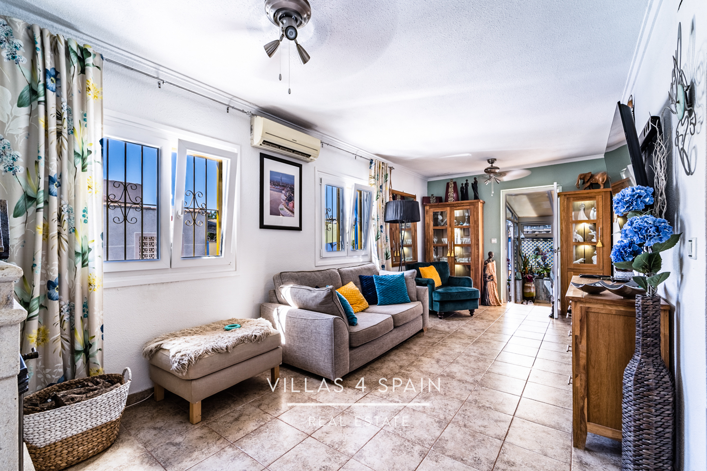 Resale - 4 bedroom 2 bathroom villa with private pool and garden in La Florida - calle venus - Alicante Resale - 4 bedroom 2 bathroom villa with private pool and garden in La Florida - calle venus - Alicante