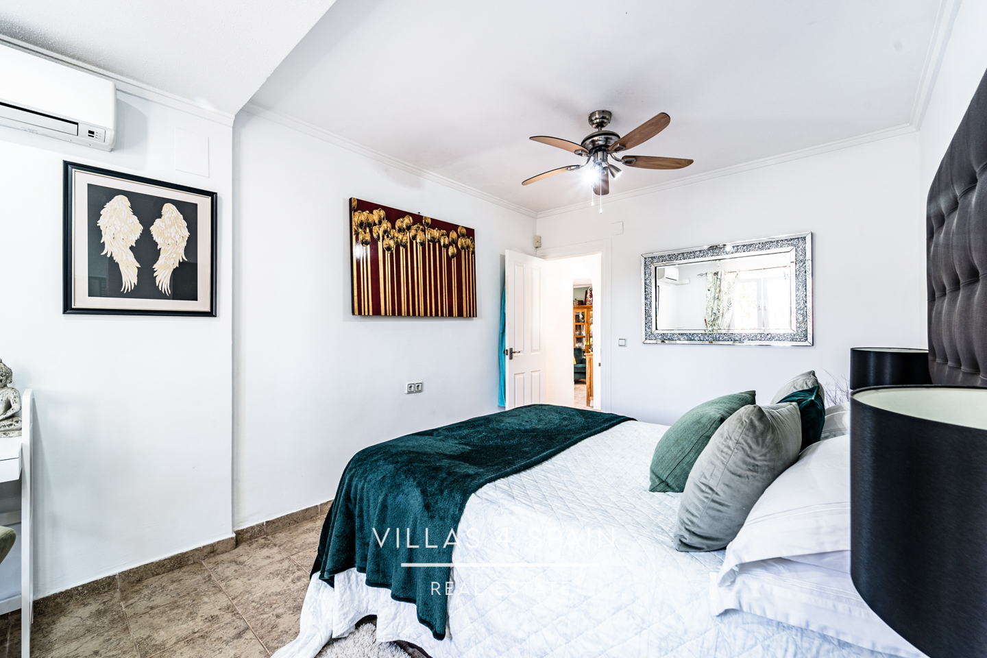 Resale - 4 bedroom 2 bathroom villa with private pool and garden in La Florida - calle venus - Alicante Resale - 4 bedroom 2 bathroom villa with private pool and garden in La Florida - calle venus - Alicante