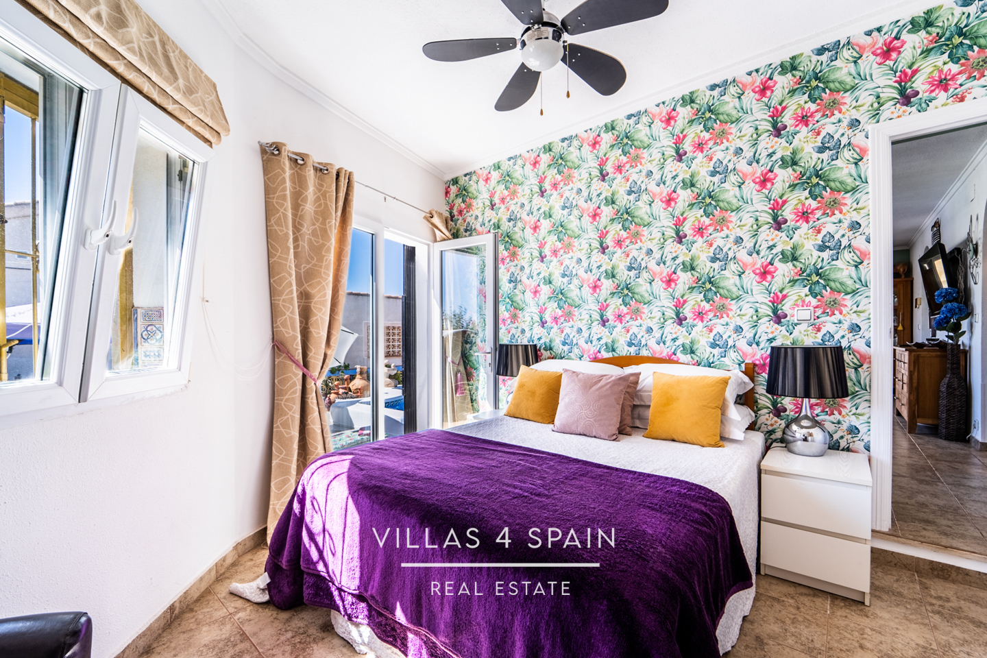 Resale - 4 bedroom 2 bathroom villa with private pool and garden in La Florida - calle venus - Alicante Resale - 4 bedroom 2 bathroom villa with private pool and garden in La Florida - calle venus - Alicante