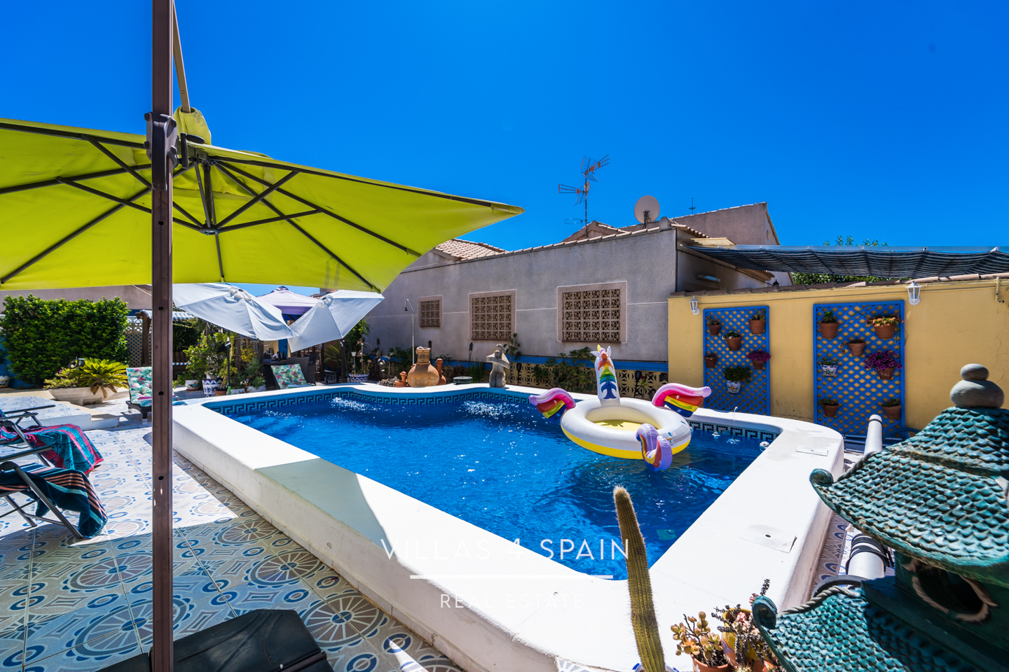 Resale - 4 bedroom 2 bathroom villa with private pool and garden in La Florida - calle venus - Alicante Resale - 4 bedroom 2 bathroom villa with private pool and garden in La Florida - calle venus - Alicante