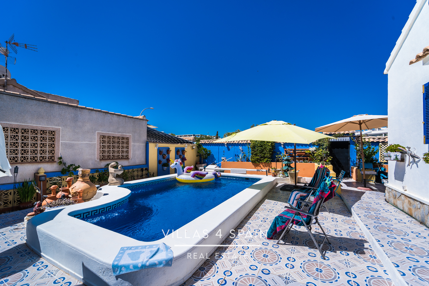 Resale - 4 bedroom 2 bathroom villa with private pool and garden in La Florida - calle venus - Alicante Resale - 4 bedroom 2 bathroom villa with private pool and garden in La Florida - calle venus - Alicante