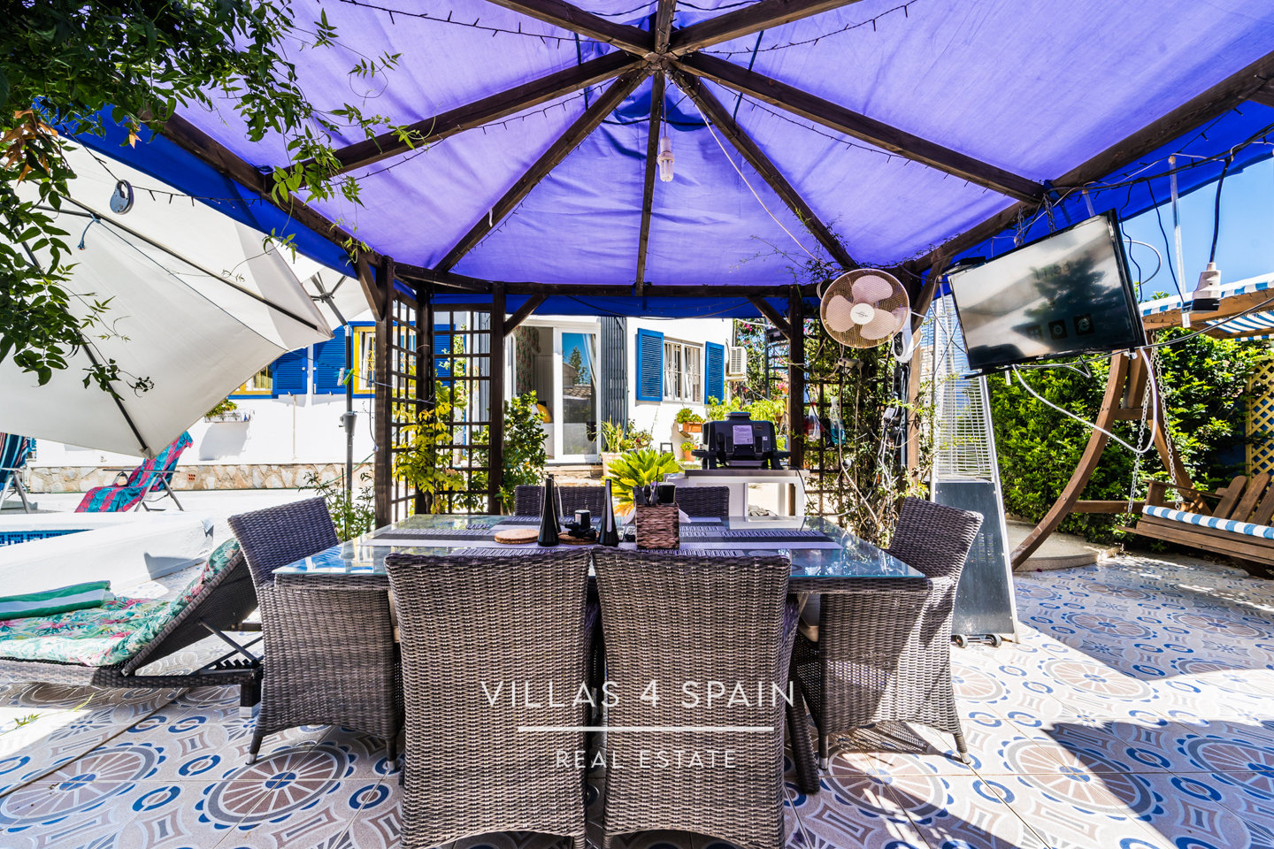 Resale - 4 bedroom 2 bathroom villa with private pool and garden in La Florida - calle venus - Alicante Resale - 4 bedroom 2 bathroom villa with private pool and garden in La Florida - calle venus - Alicante