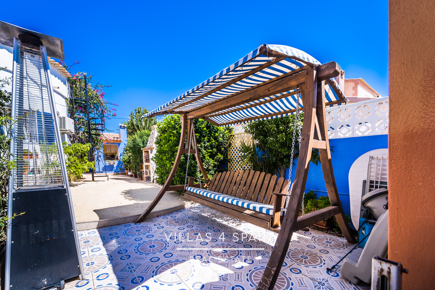 Resale - 4 bedroom 2 bathroom villa with private pool and garden in La Florida - calle venus - Alicante Resale - 4 bedroom 2 bathroom villa with private pool and garden in La Florida - calle venus - Alicante
