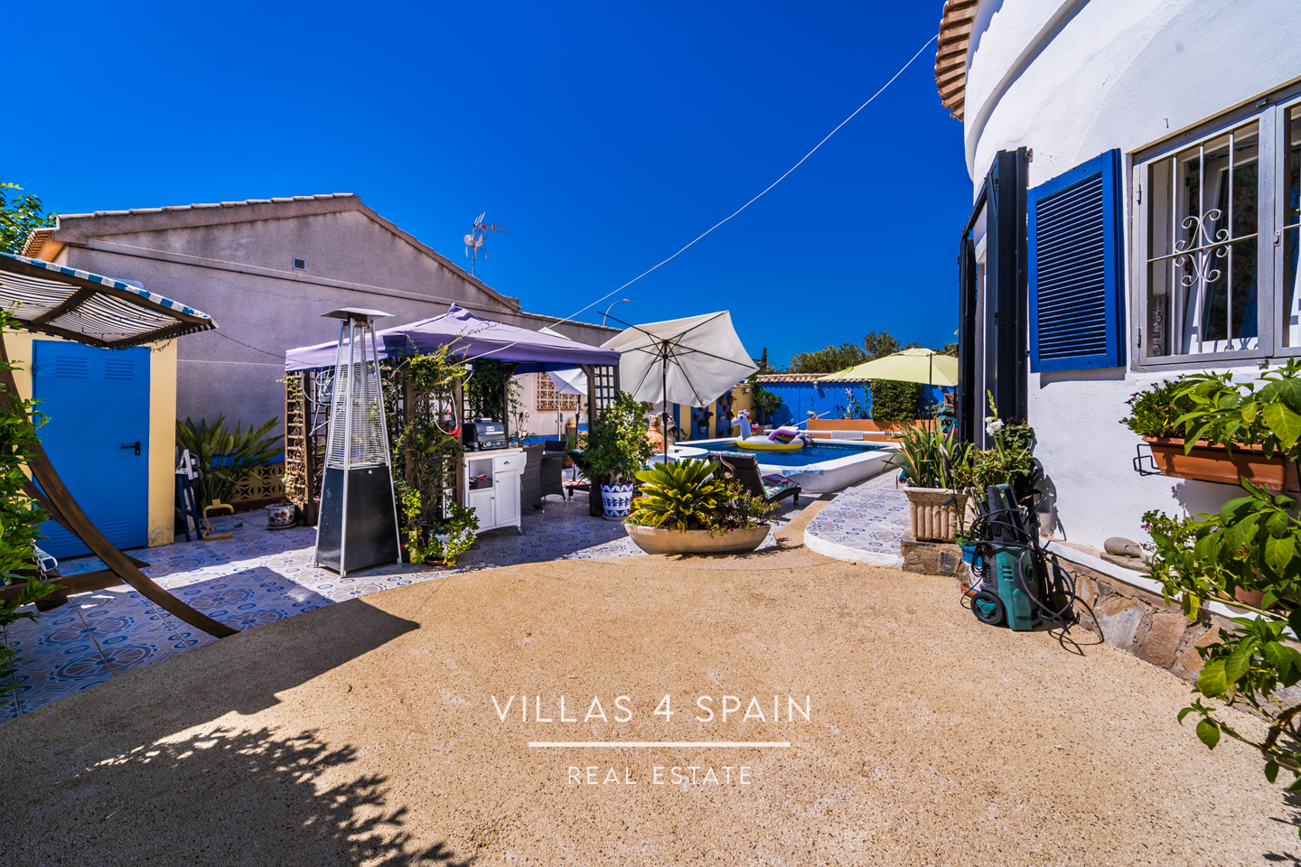 Resale - 4 bedroom 2 bathroom villa with private pool and garden in La Florida - calle venus - Alicante Resale - 4 bedroom 2 bathroom villa with private pool and garden in La Florida - calle venus - Alicante