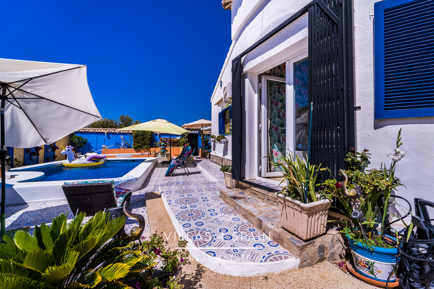 Resale - 4 bedroom 2 bathroom villa with private pool and garden in La Florida - calle venus - Alicante Resale - 4 bedroom 2 bathroom villa with private pool and garden in La Florida - calle venus - Alicante