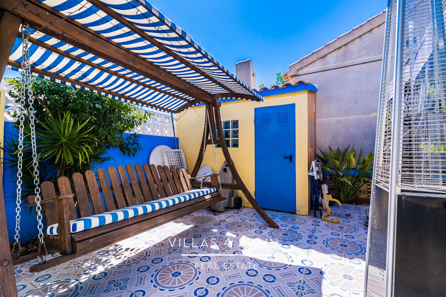 Resale - 4 bedroom 2 bathroom villa with private pool and garden in La Florida - calle venus - Alicante Resale - 4 bedroom 2 bathroom villa with private pool and garden in La Florida - calle venus - Alicante