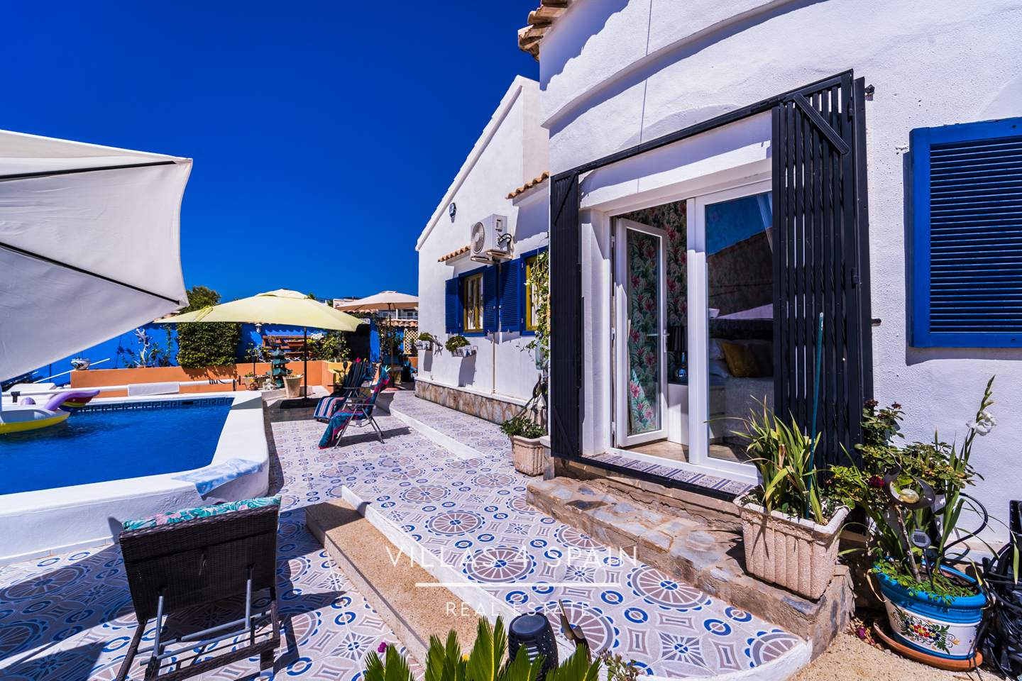 Resale - 4 bedroom 2 bathroom villa with private pool and garden in La Florida - calle venus - Alicante Resale - 4 bedroom 2 bathroom villa with private pool and garden in La Florida - calle venus - Alicante