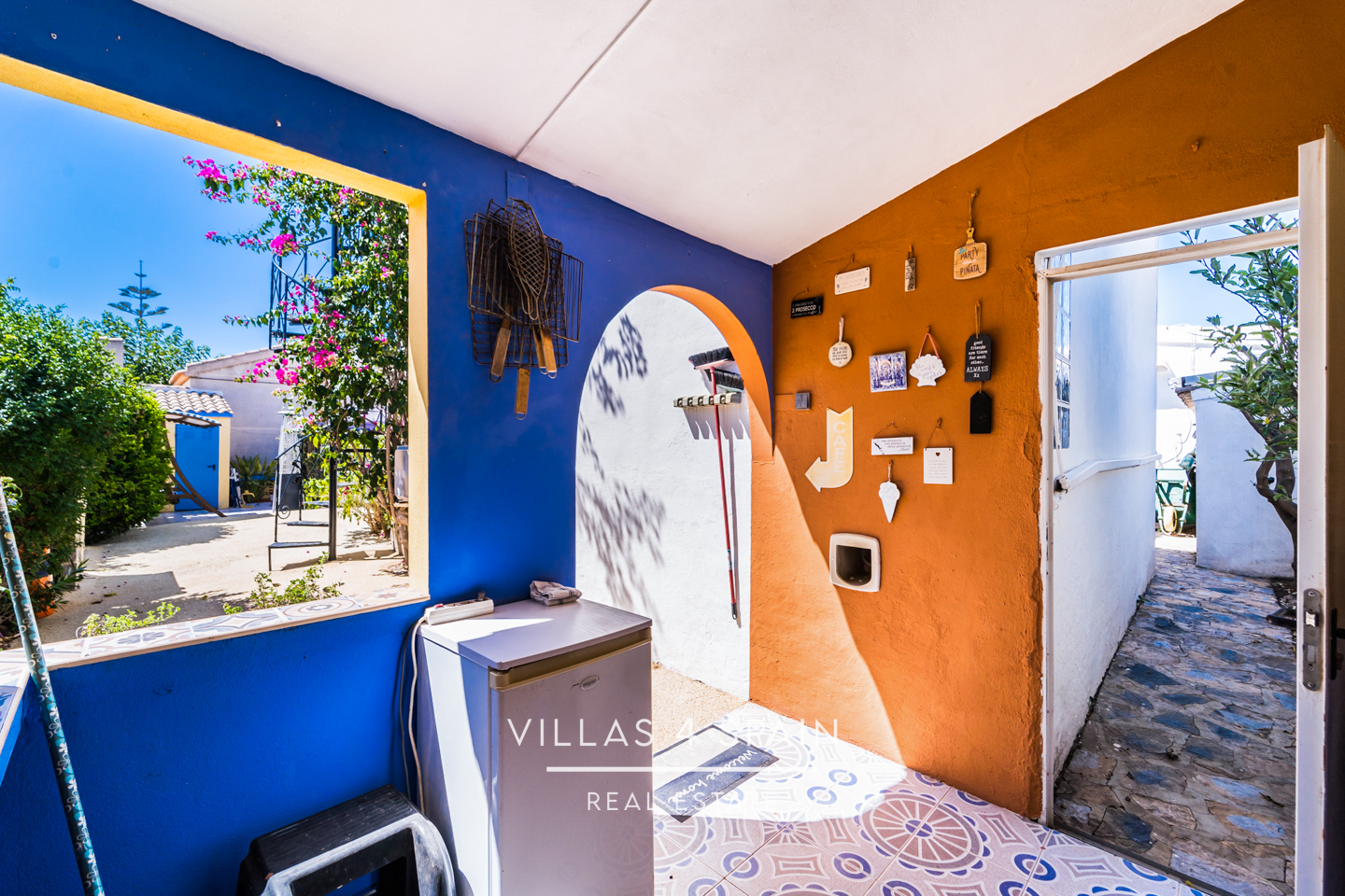 Resale - 4 bedroom 2 bathroom villa with private pool and garden in La Florida - calle venus - Alicante Resale - 4 bedroom 2 bathroom villa with private pool and garden in La Florida - calle venus - Alicante