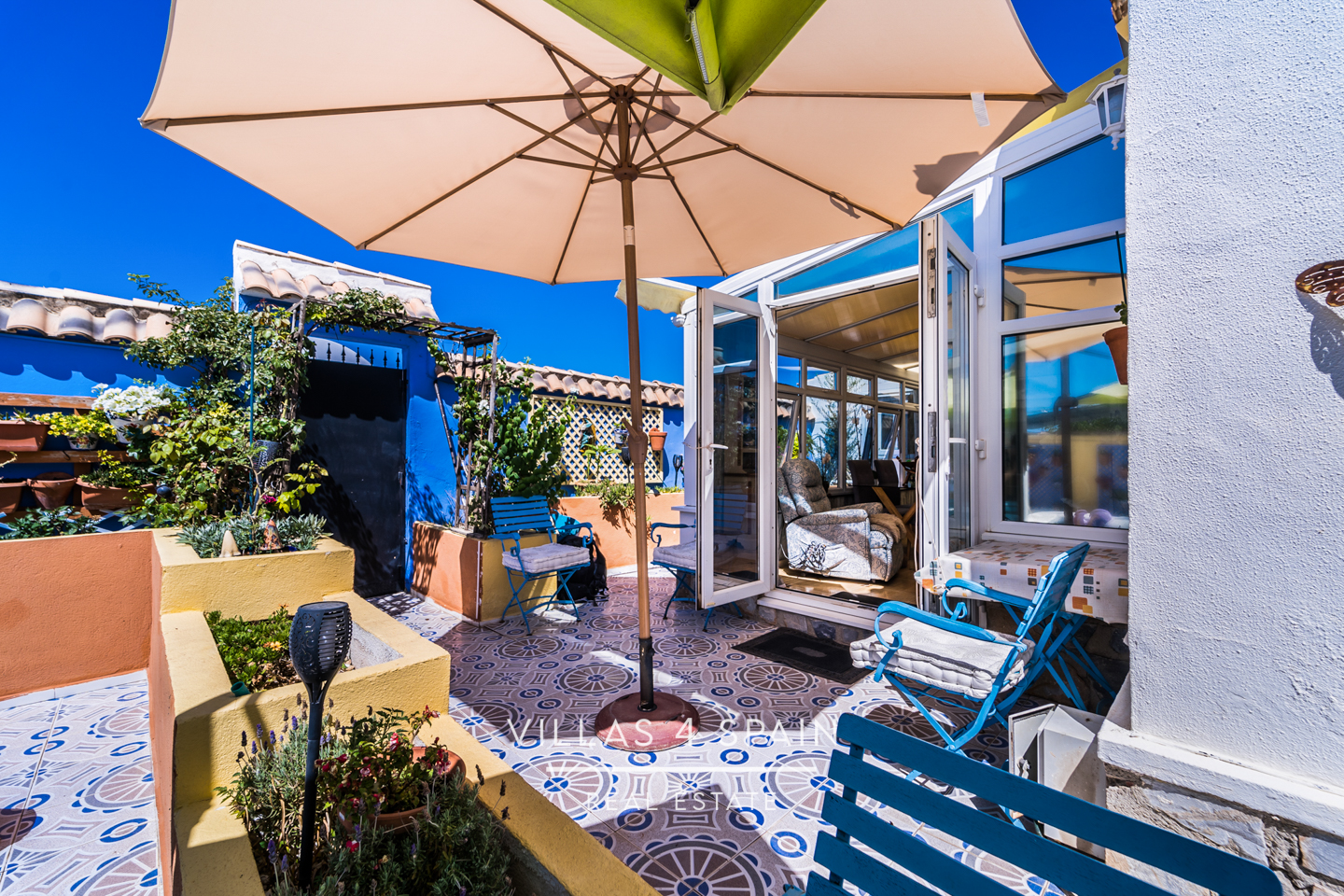 Resale - 4 bedroom 2 bathroom villa with private pool and garden in La Florida - calle venus - Alicante Resale - 4 bedroom 2 bathroom villa with private pool and garden in La Florida - calle venus - Alicante