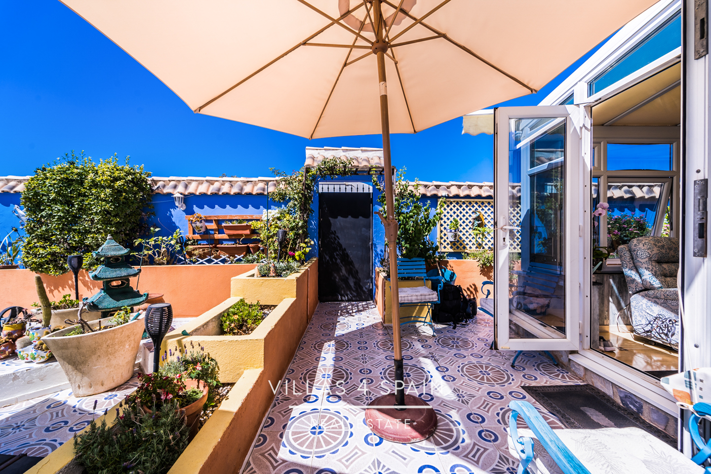 Resale - 4 bedroom 2 bathroom villa with private pool and garden in La Florida - calle venus - Alicante Resale - 4 bedroom 2 bathroom villa with private pool and garden in La Florida - calle venus - Alicante