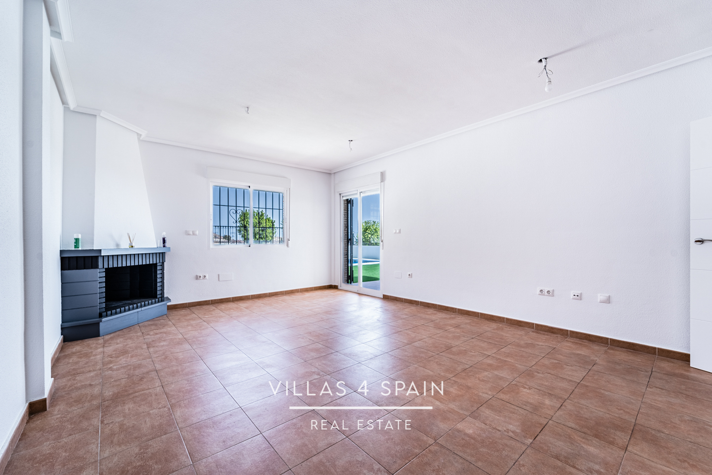 Resale - 3 Bedroom 2 Bathroom Villa with Private Pool and Parking - calle camino de san miguel - Murcia Resale - 3 Bedroom 2 Bathroom Villa with Private Pool and Parking - calle camino de san miguel - Murcia