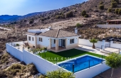 V4S2677, 3 Bedroom 2 Bathroom Villa with Private Pool and Parking